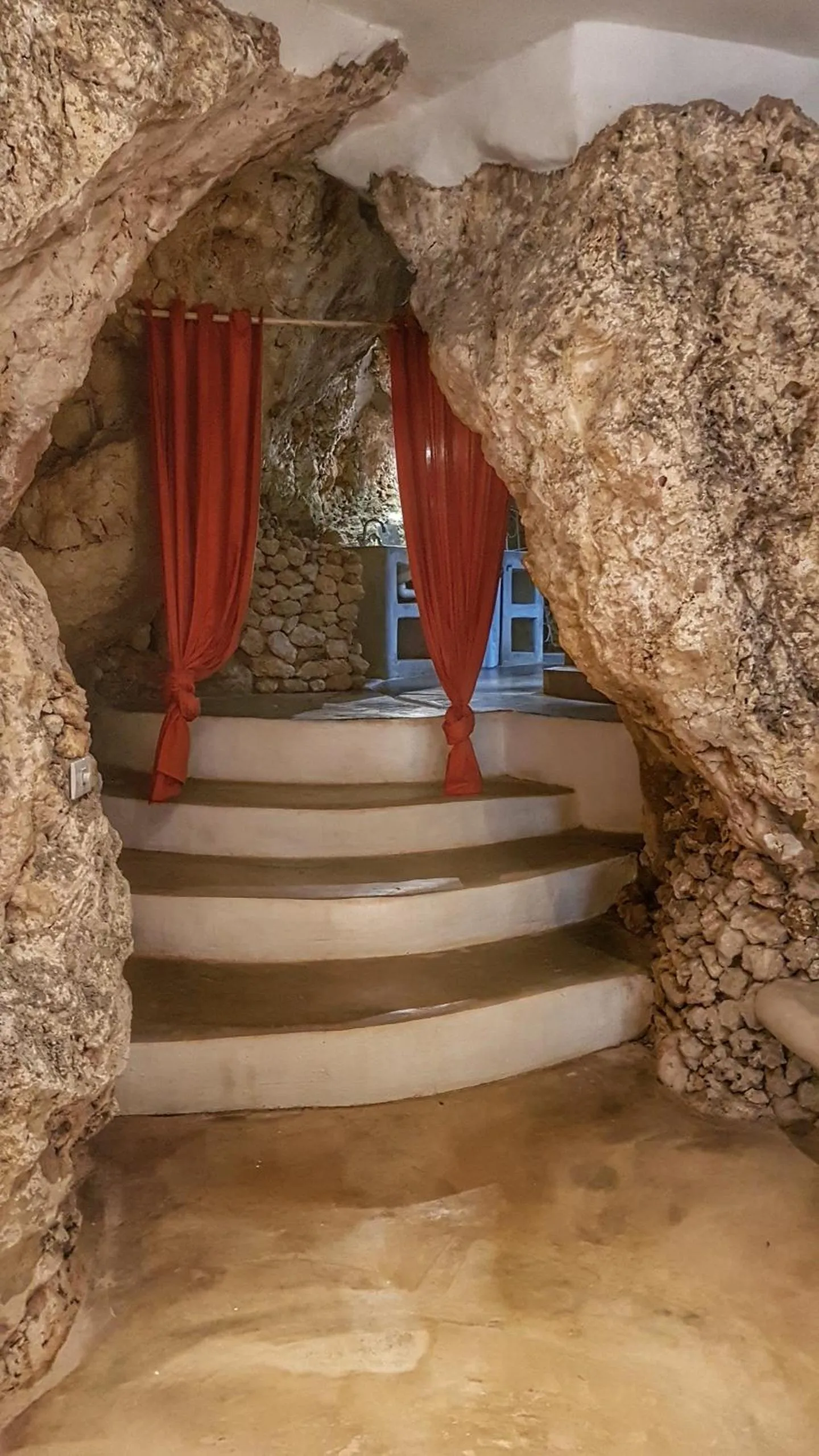 Bathroom in La Cueva Eco-Lodge