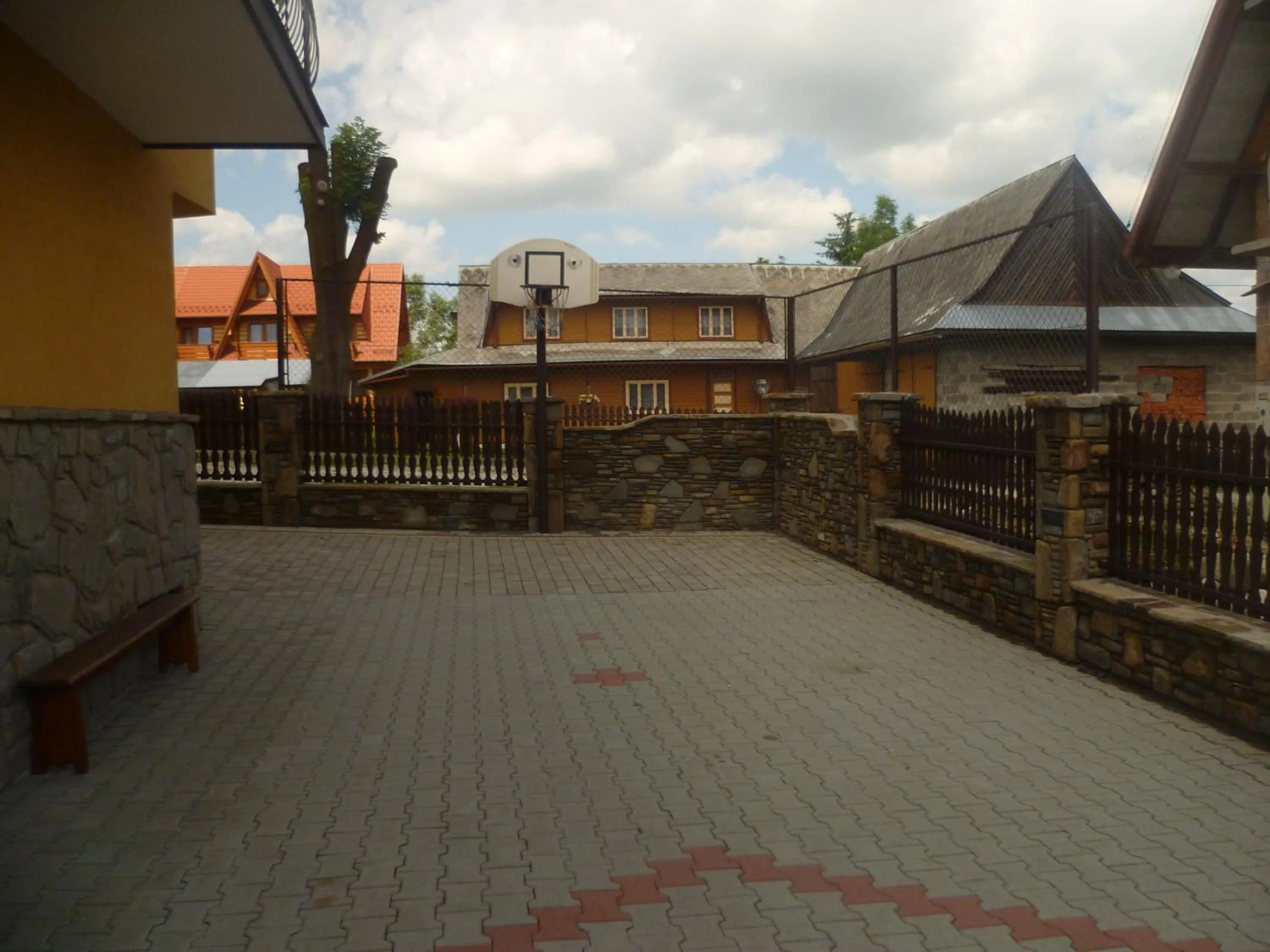 Activities in U Hani w pobliżu Gorący Potok i Termy