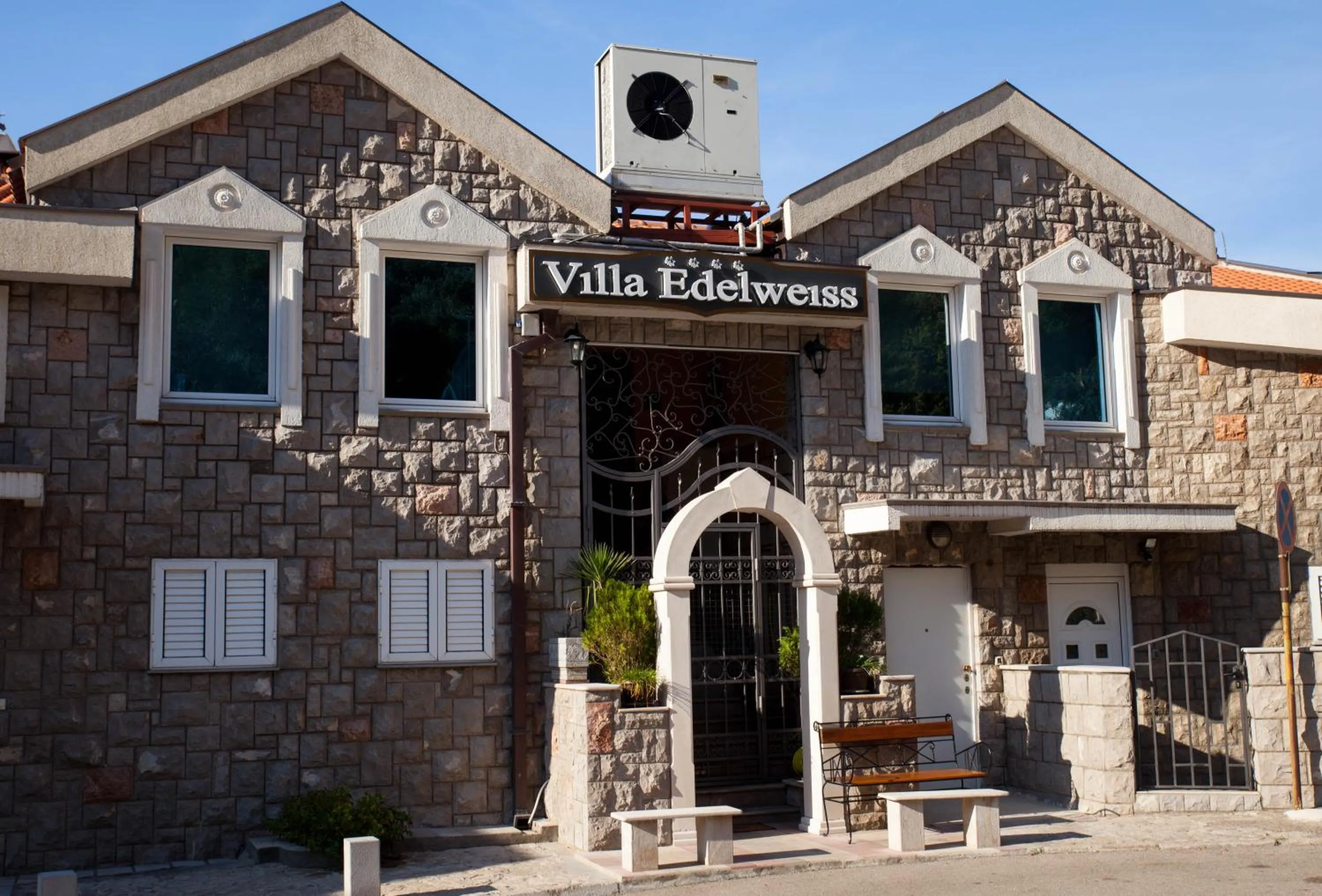 Property building in Villa Edelweiss