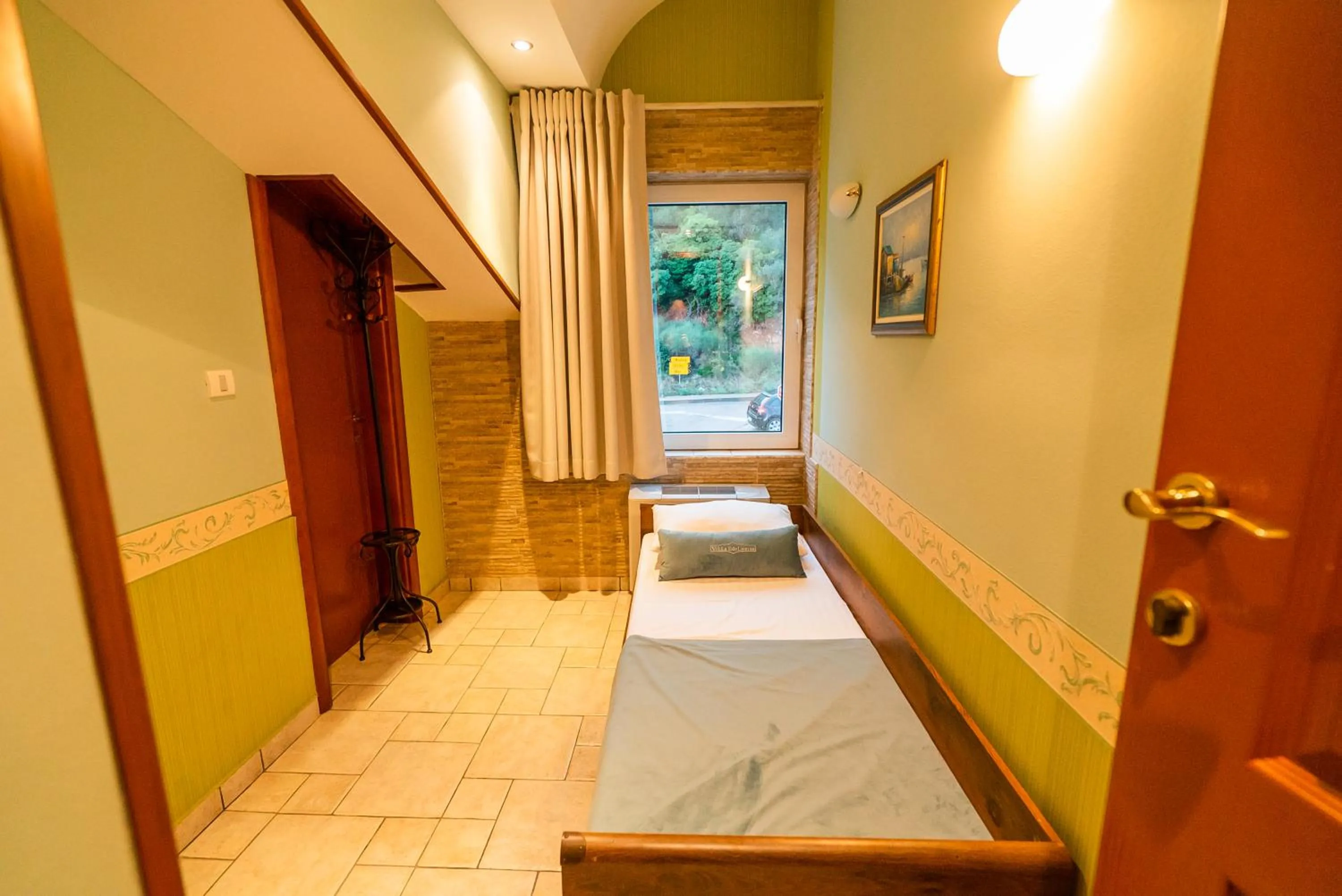 Bedroom, Bed in Villa Edelweiss