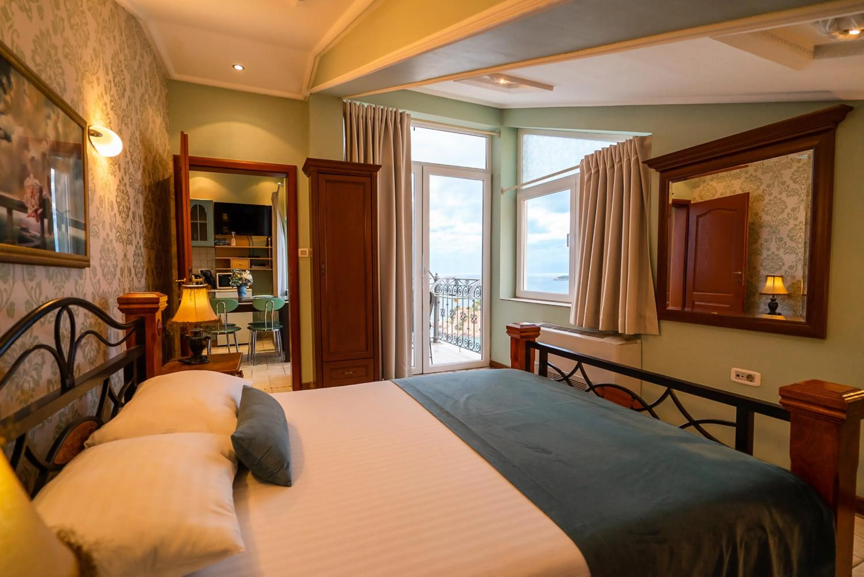 Bedroom, Bed in Villa Edelweiss