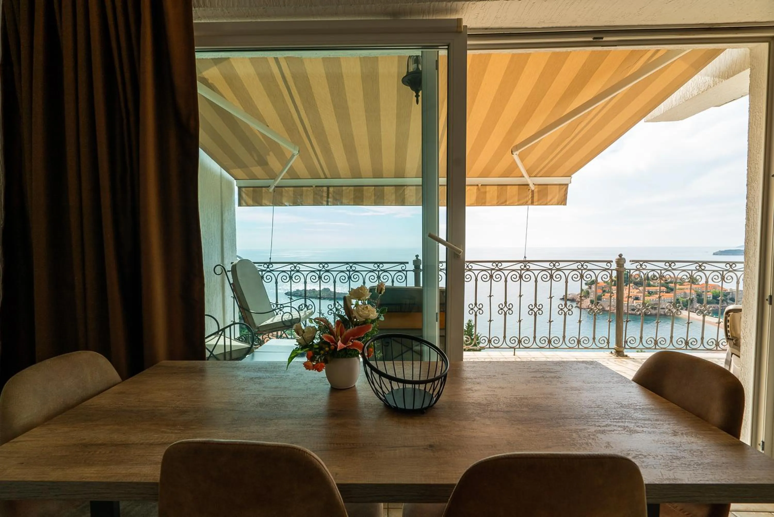 Dining area in Villa Edelweiss