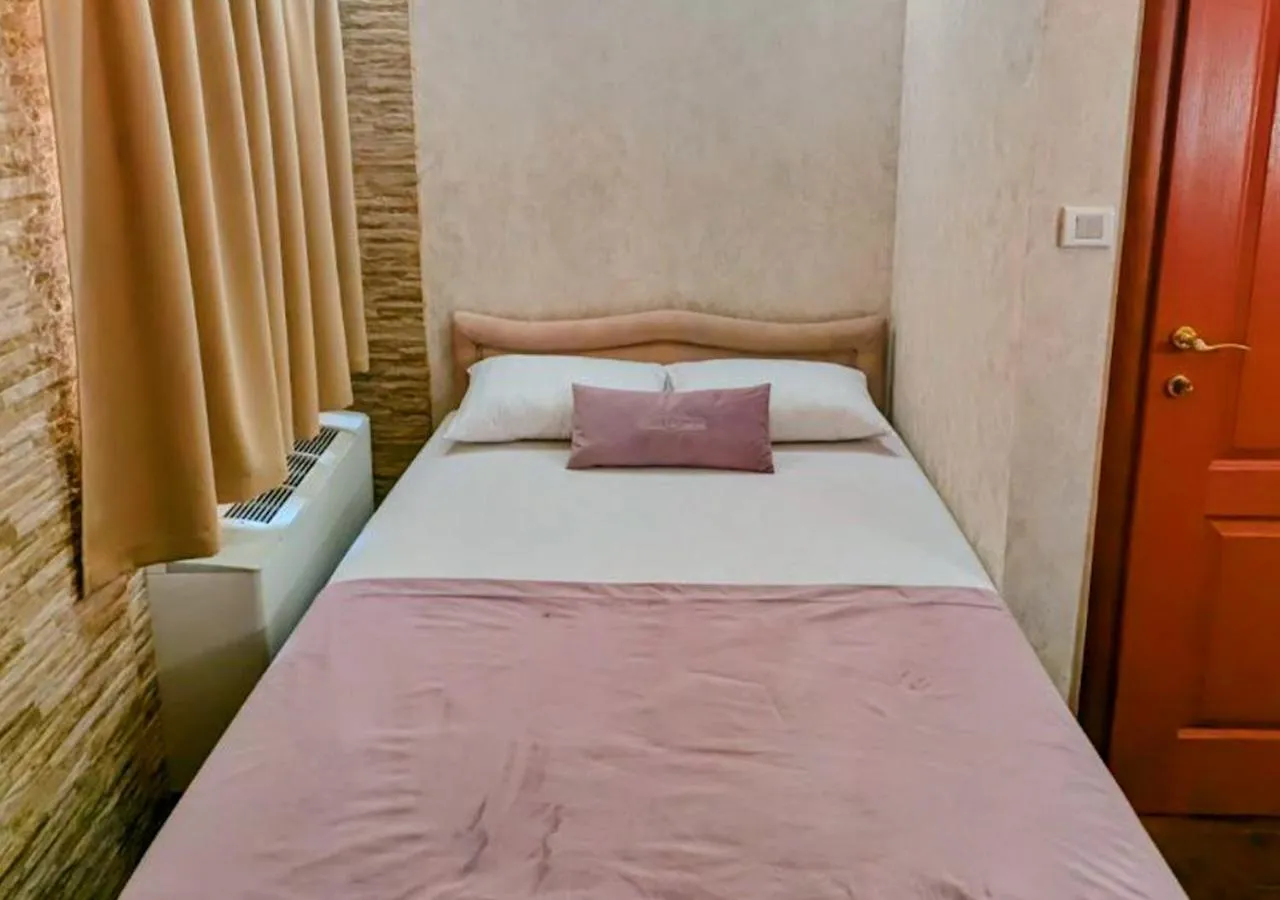 Bedroom, Bed in Villa Edelweiss