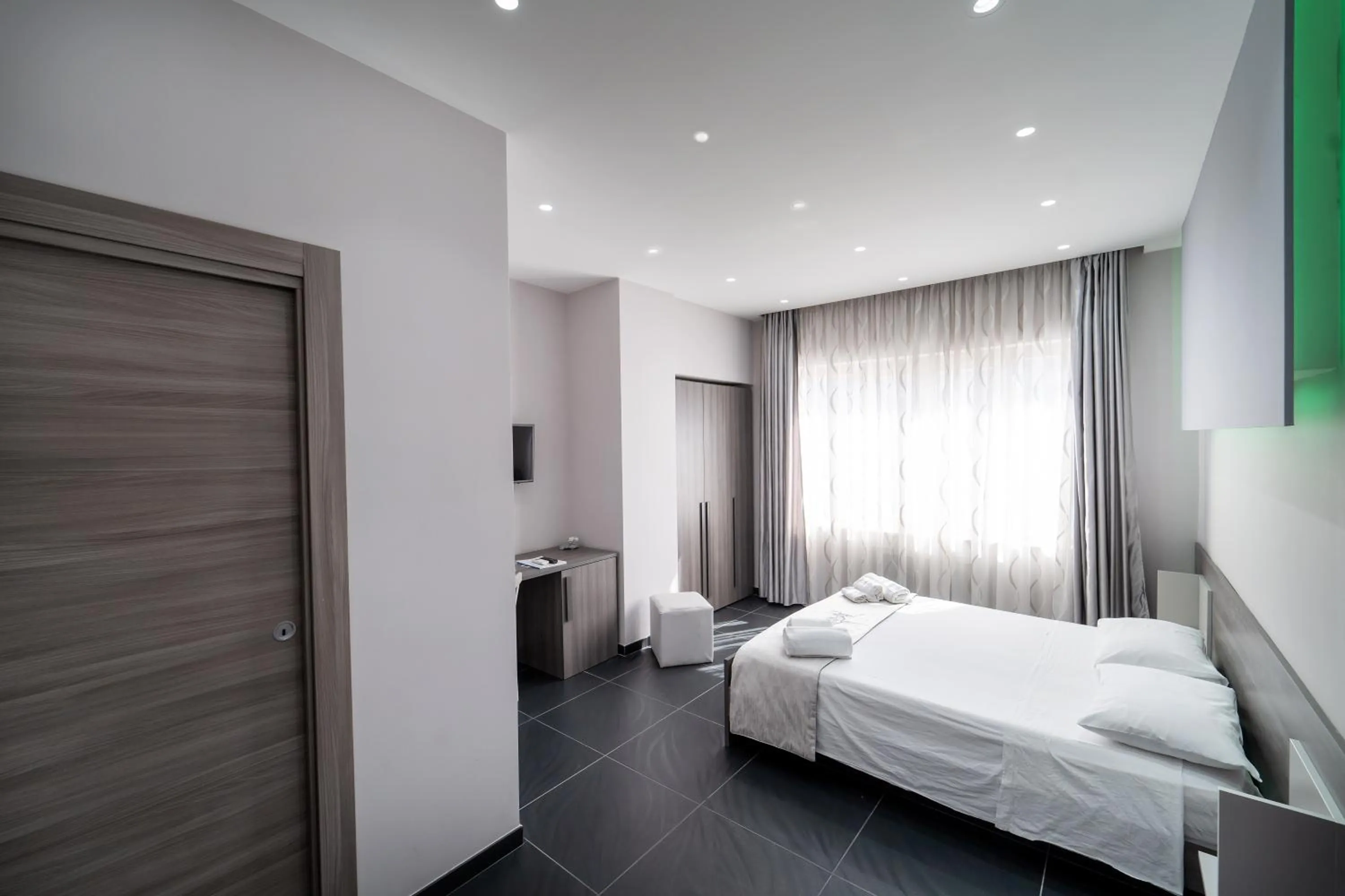 Photo of the whole room, Bed in Royal Art H Duomo - Napoli Centro, by ClaPa Group
