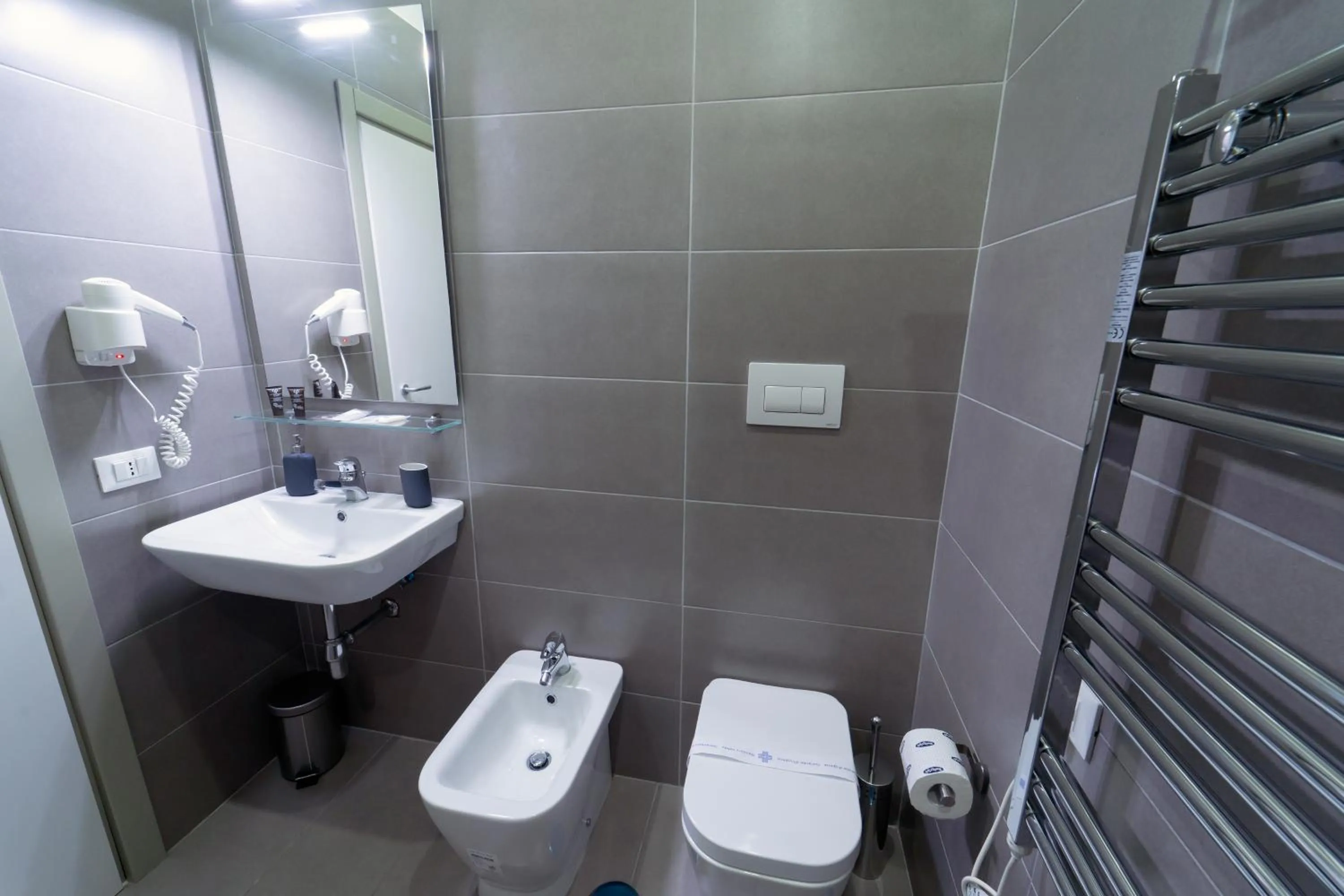 Shower in Royal Art H Duomo - Napoli Centro, by ClaPa Group