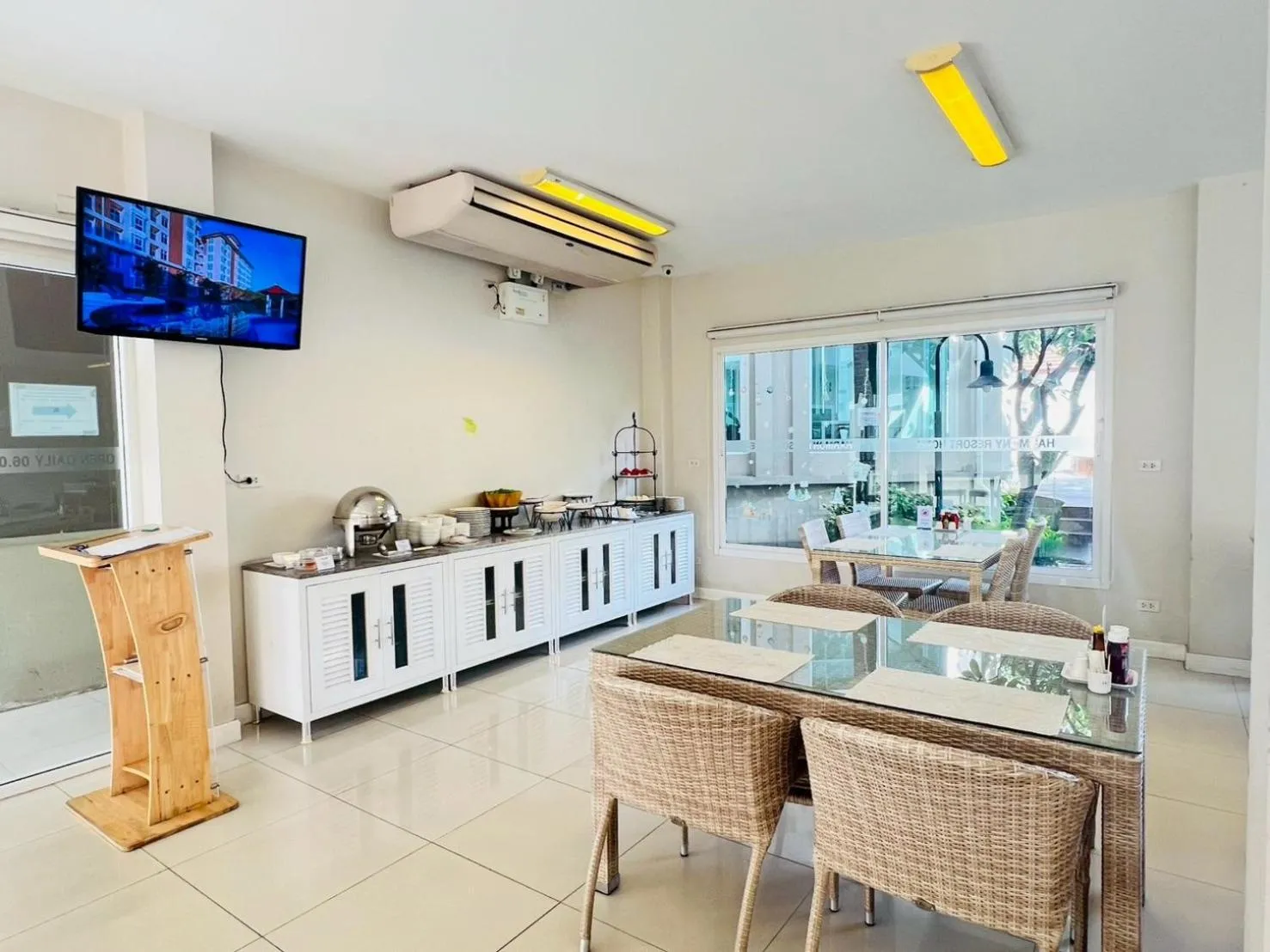 Restaurant/places to eat in Harmony Resort Hotel