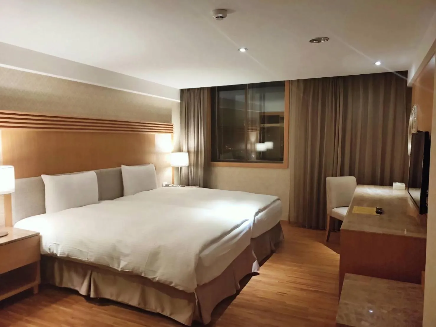 Photo of the whole room, Bed in Apollo Hotel