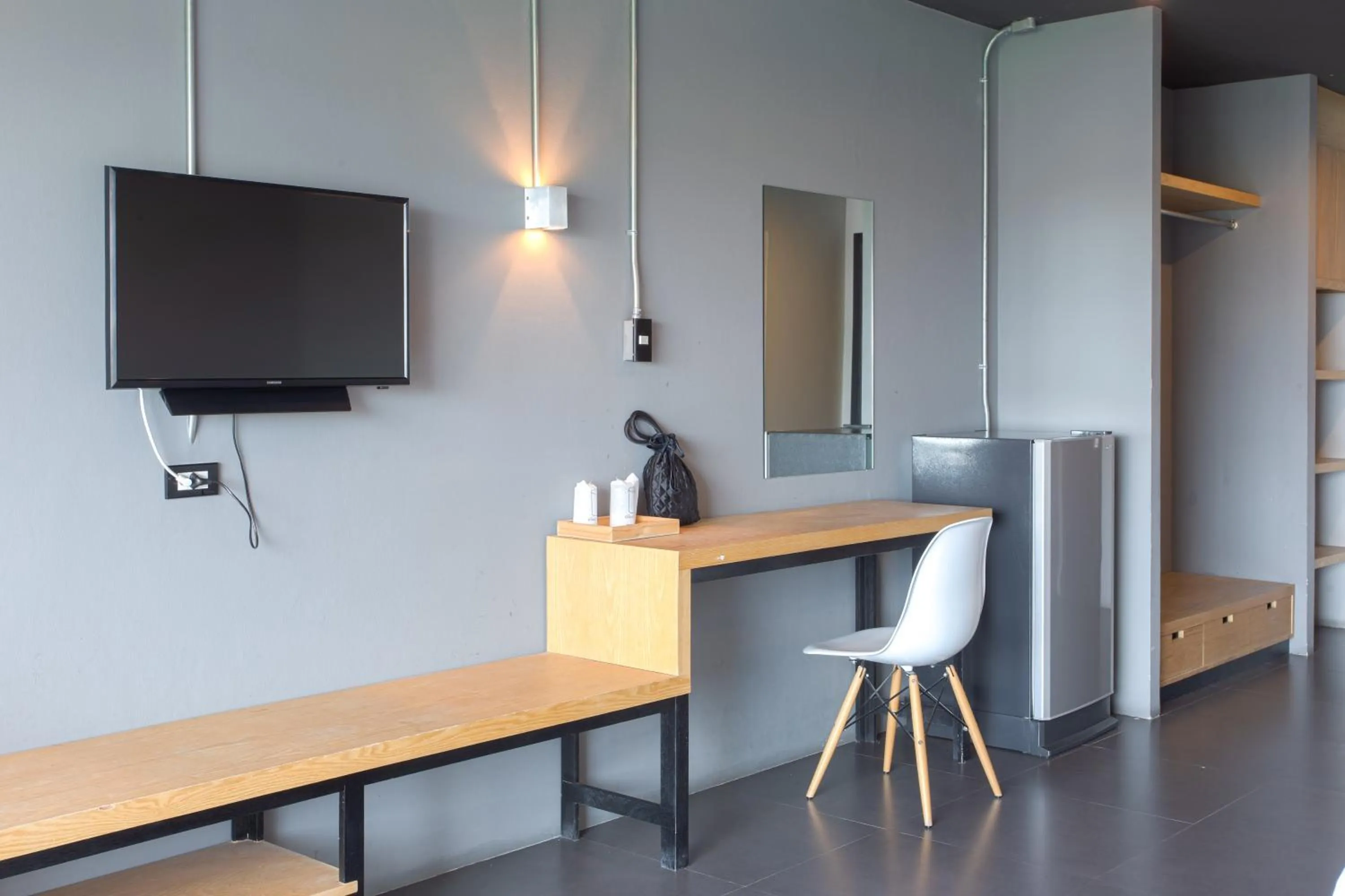 TV and multimedia in Get Zleep Premium Budget Hotel