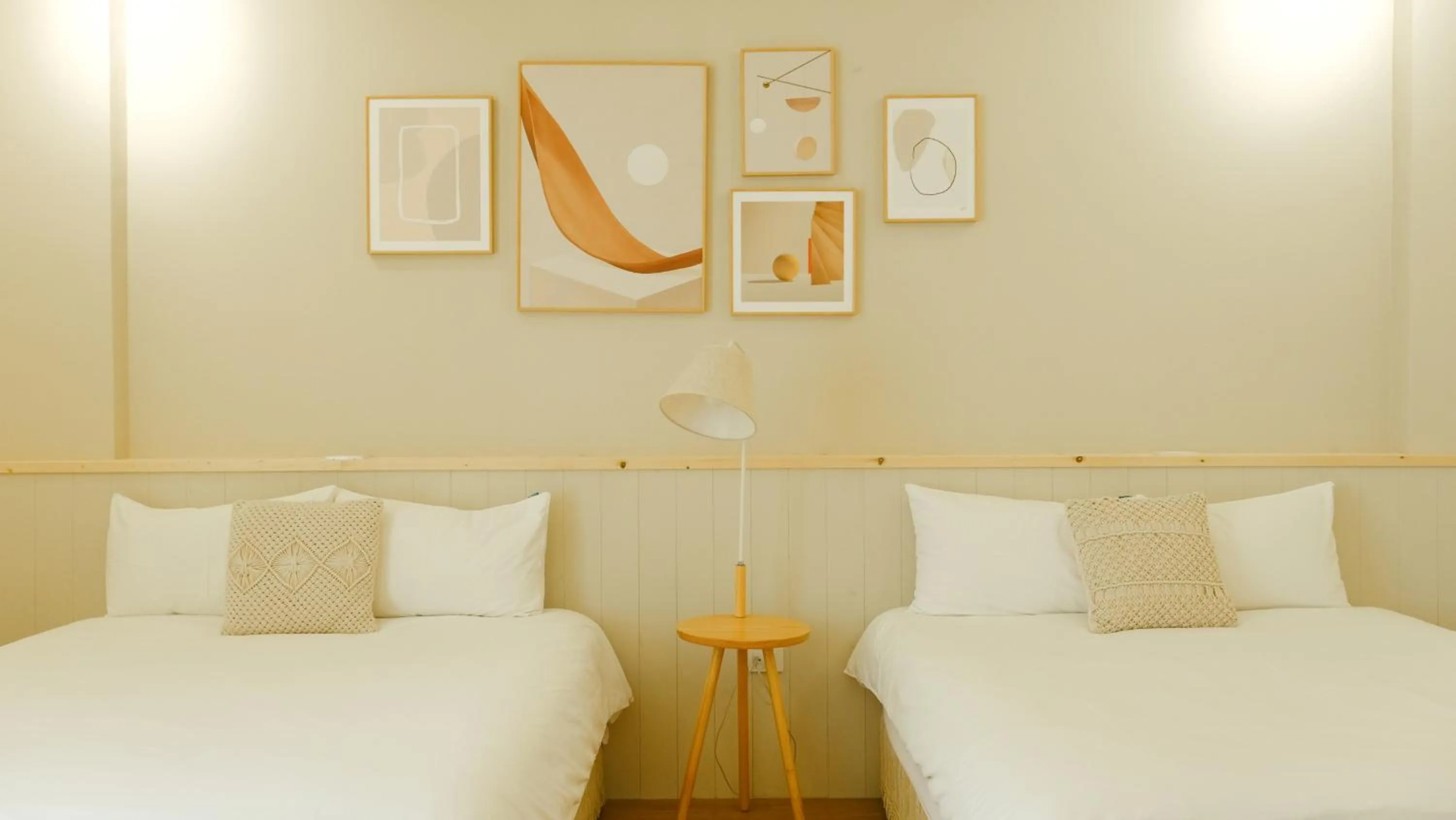 Photo of the whole room, Bed in Cozy Blue B&B