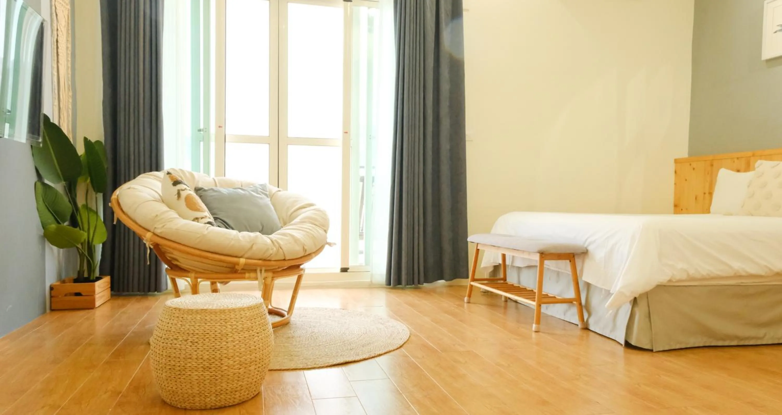 Photo of the whole room, Bed in Cozy Blue B&B