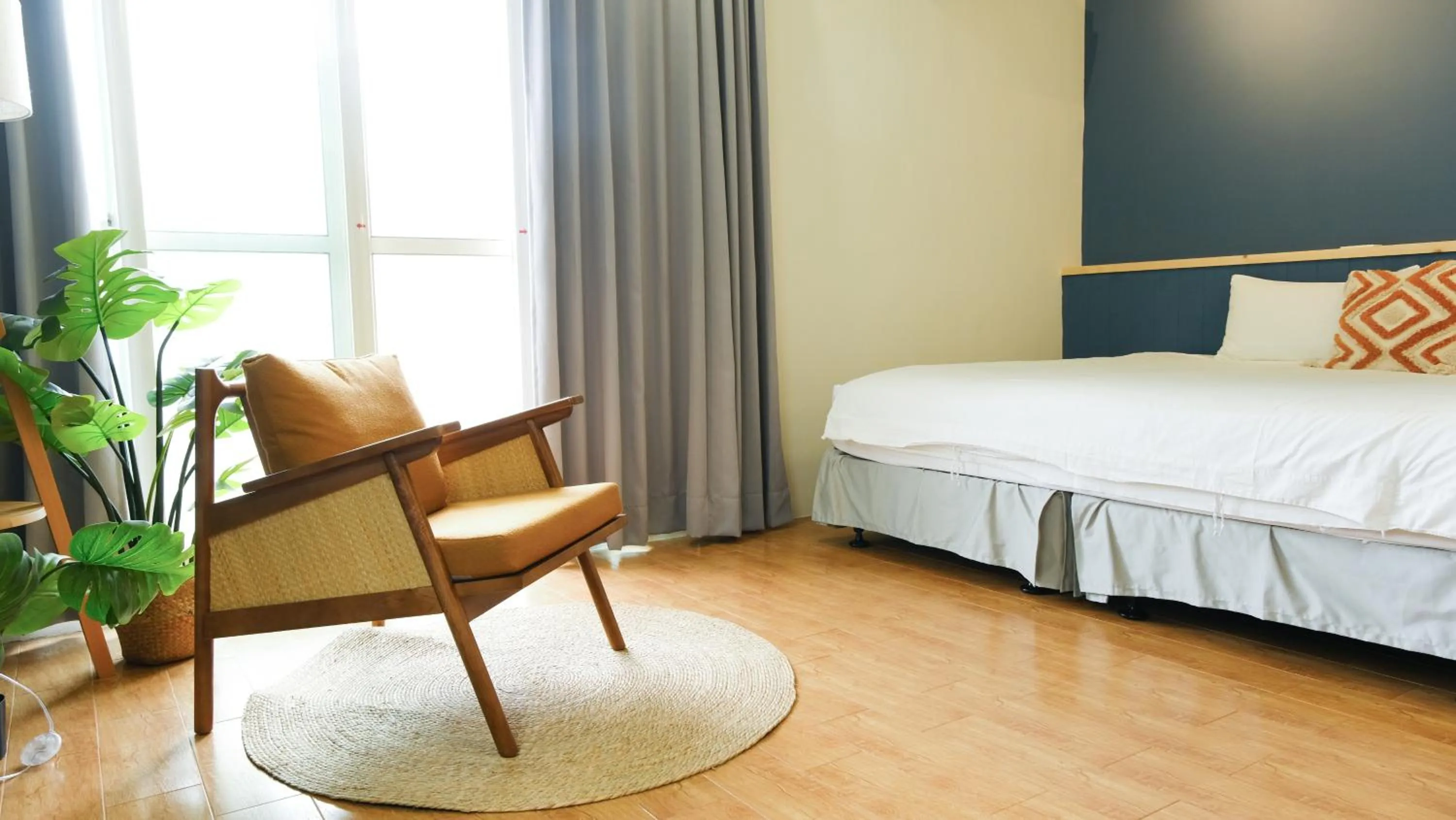 Photo of the whole room, Bed in Cozy Blue B&B