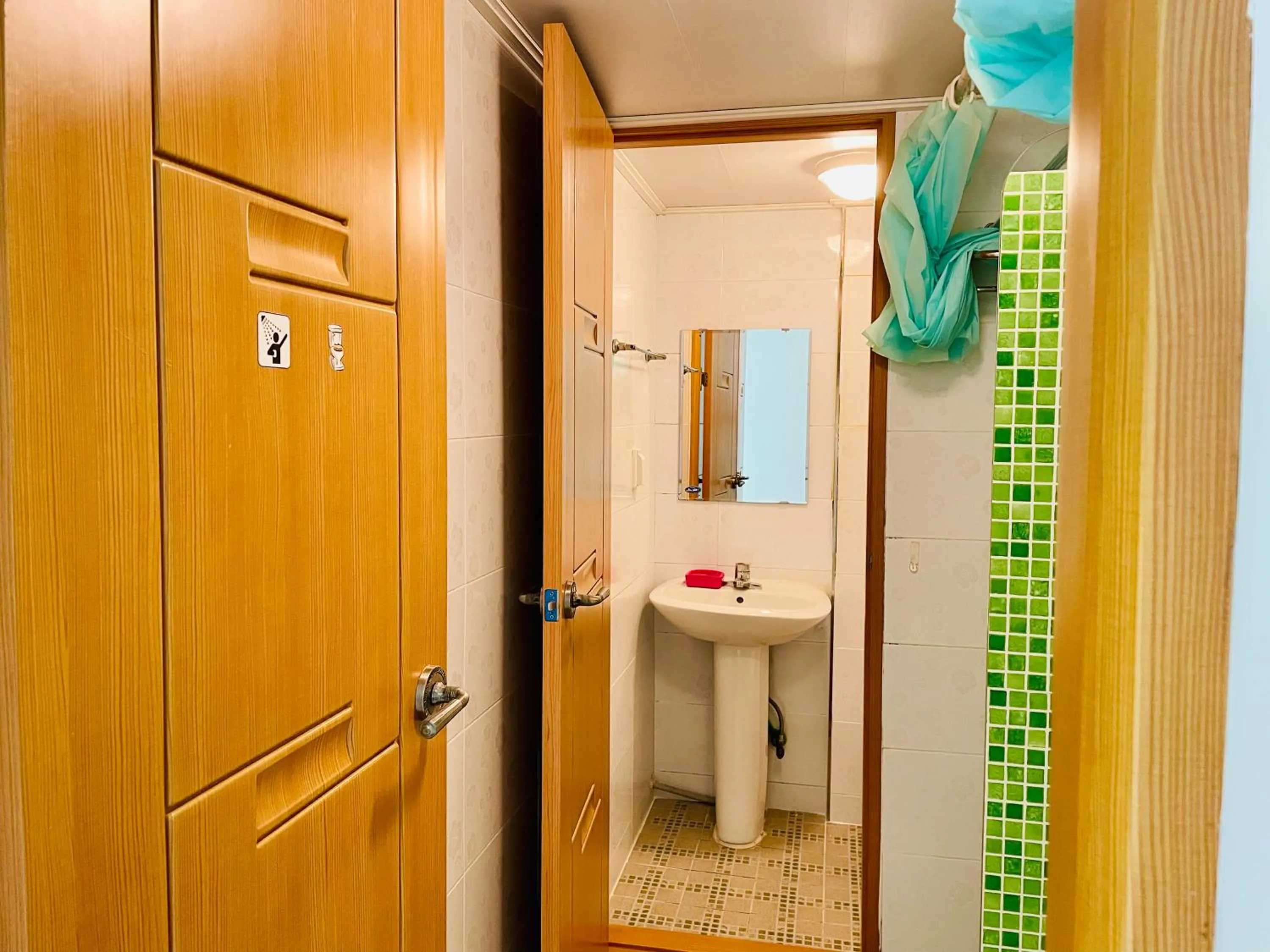 Bathroom in Backpackers In Yeosu