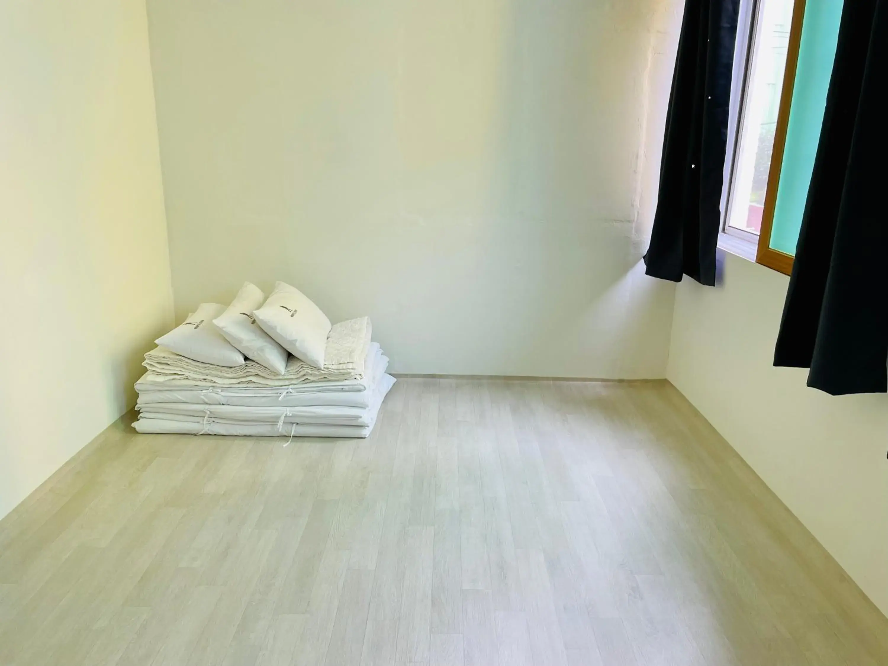 Deluxe Family Room - single occupancy in Backpackers In Yeosu Deluxe Family Room - single occupancy in Backpackers In Yeosu