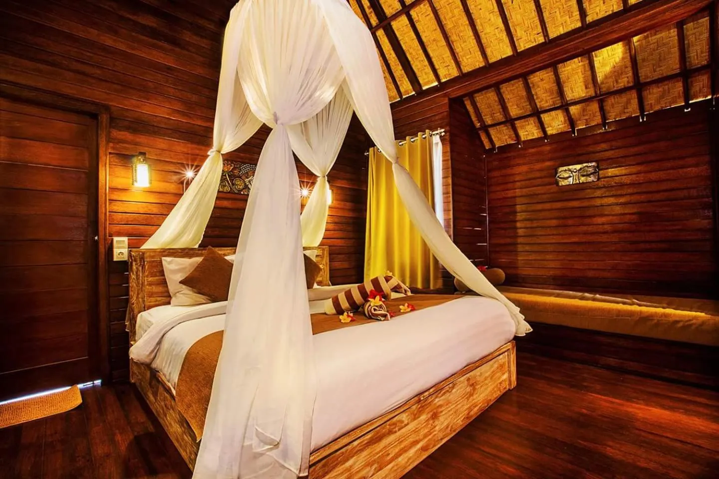 Property building, Bed in Sunset Garden Nusa Lembongan