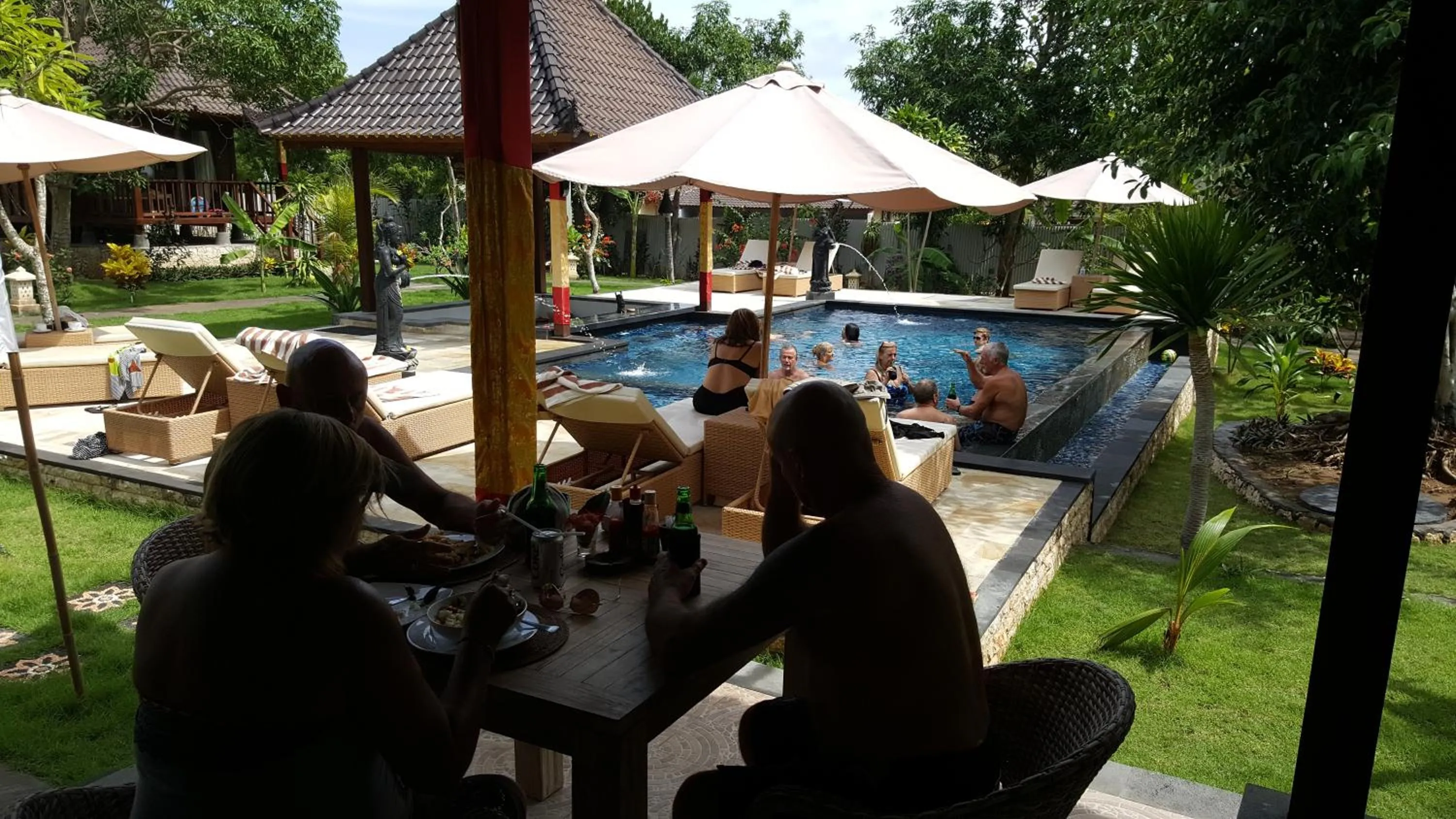 Day in Sunset Garden Nusa Lembongan