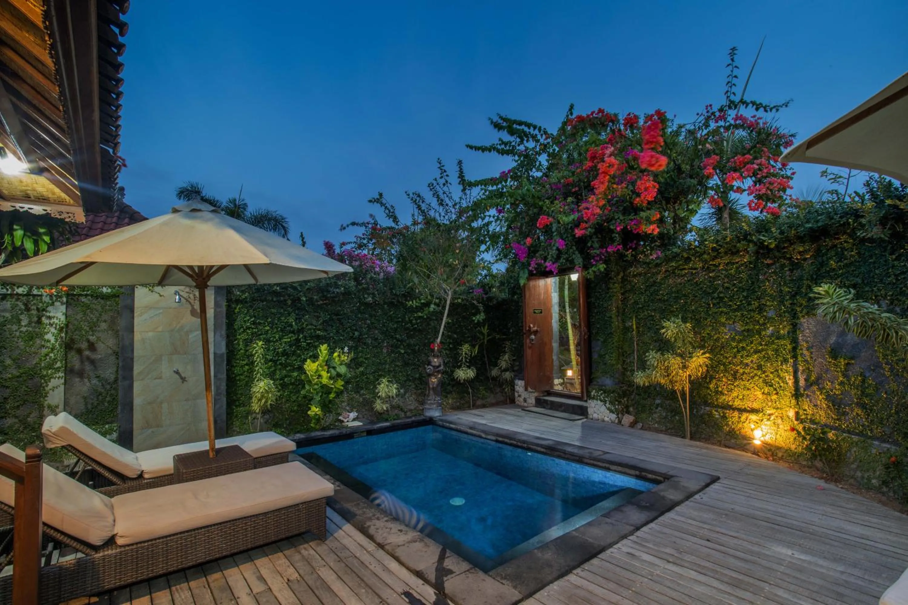 Sunset Garden Nusa Lembongan