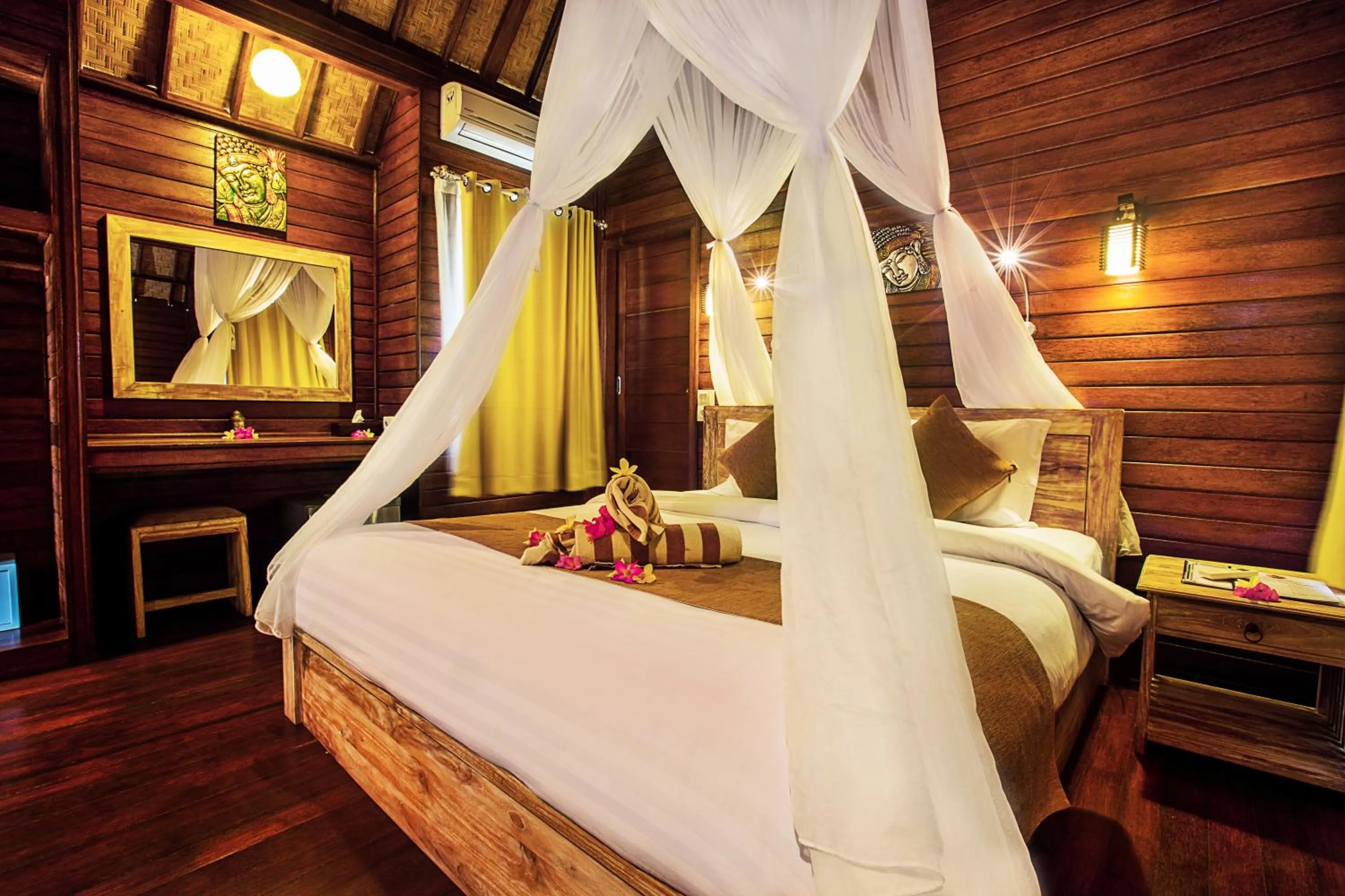 Property building, Bed in Sunset Garden Nusa Lembongan