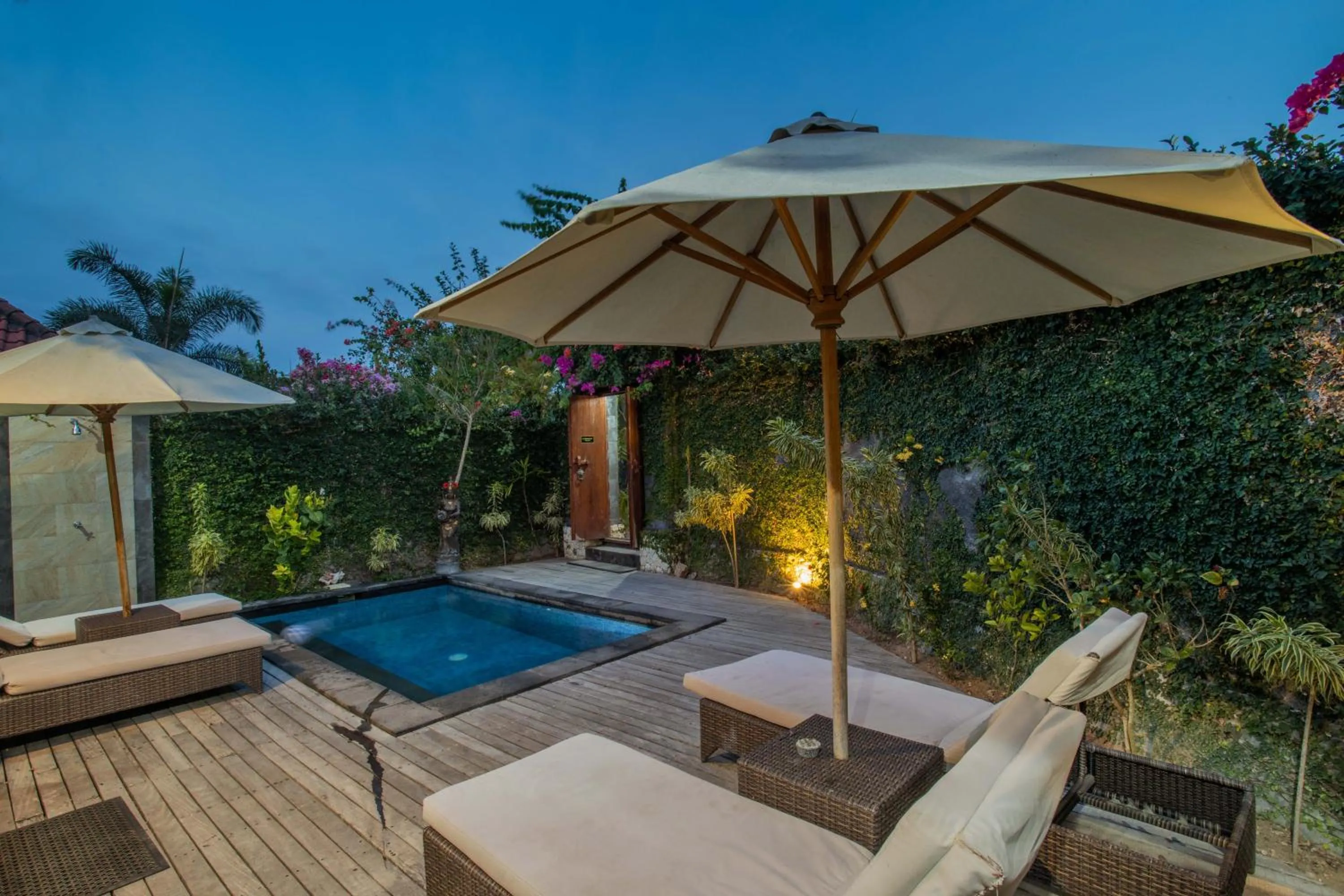 Sunset Garden Nusa Lembongan