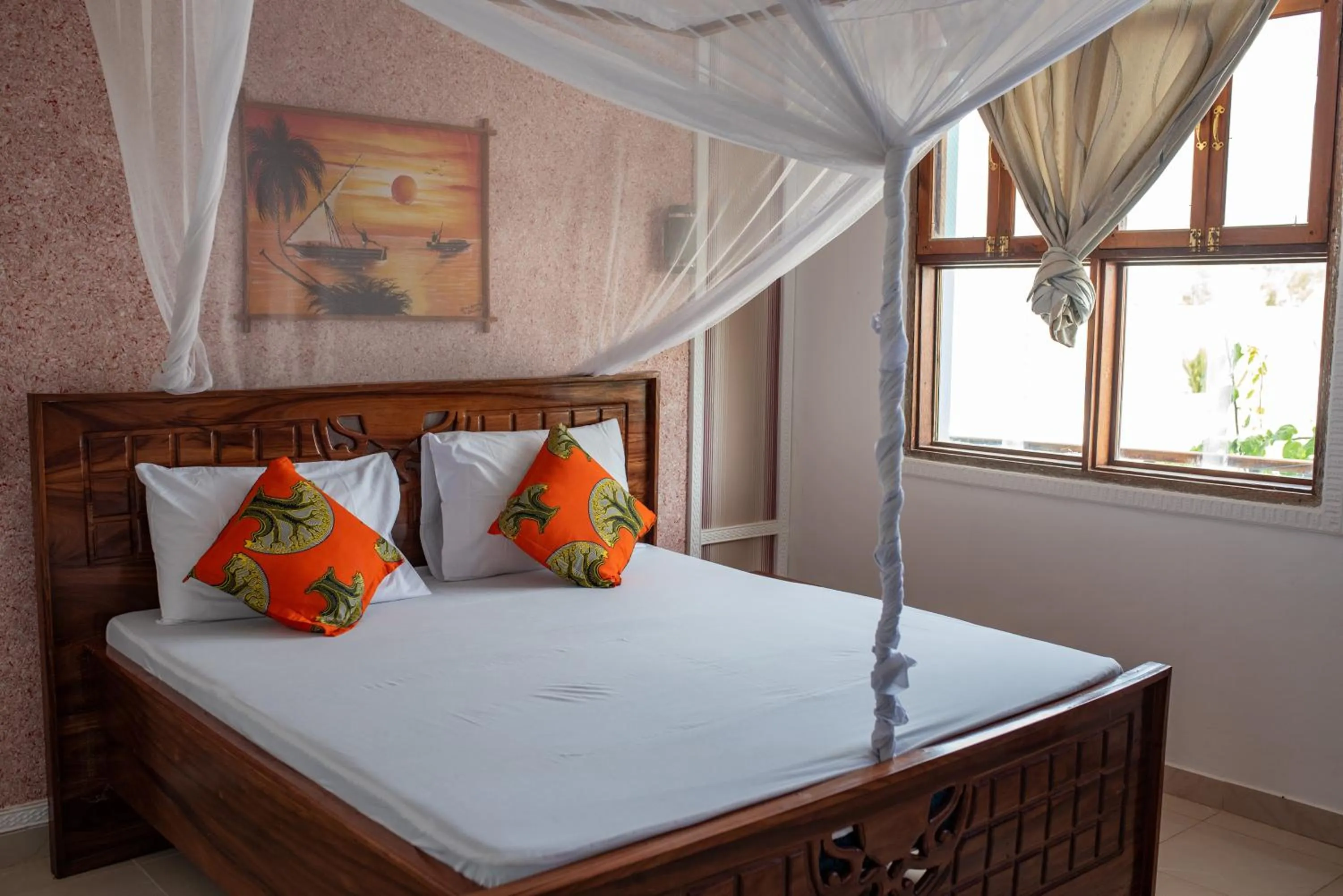 Shower, Bed in Mocco Beach Villa