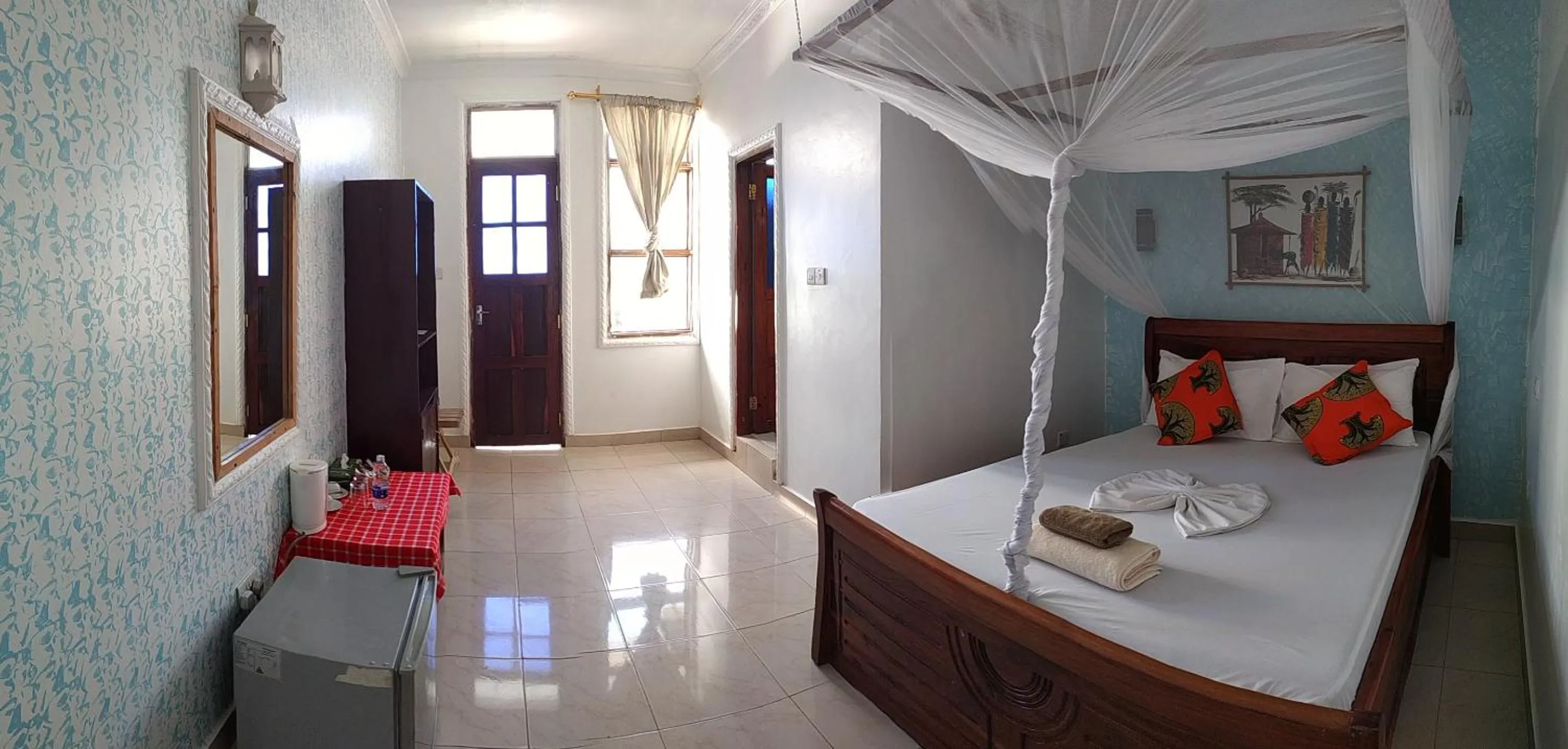 Shower, Bed in Mocco Beach Villa