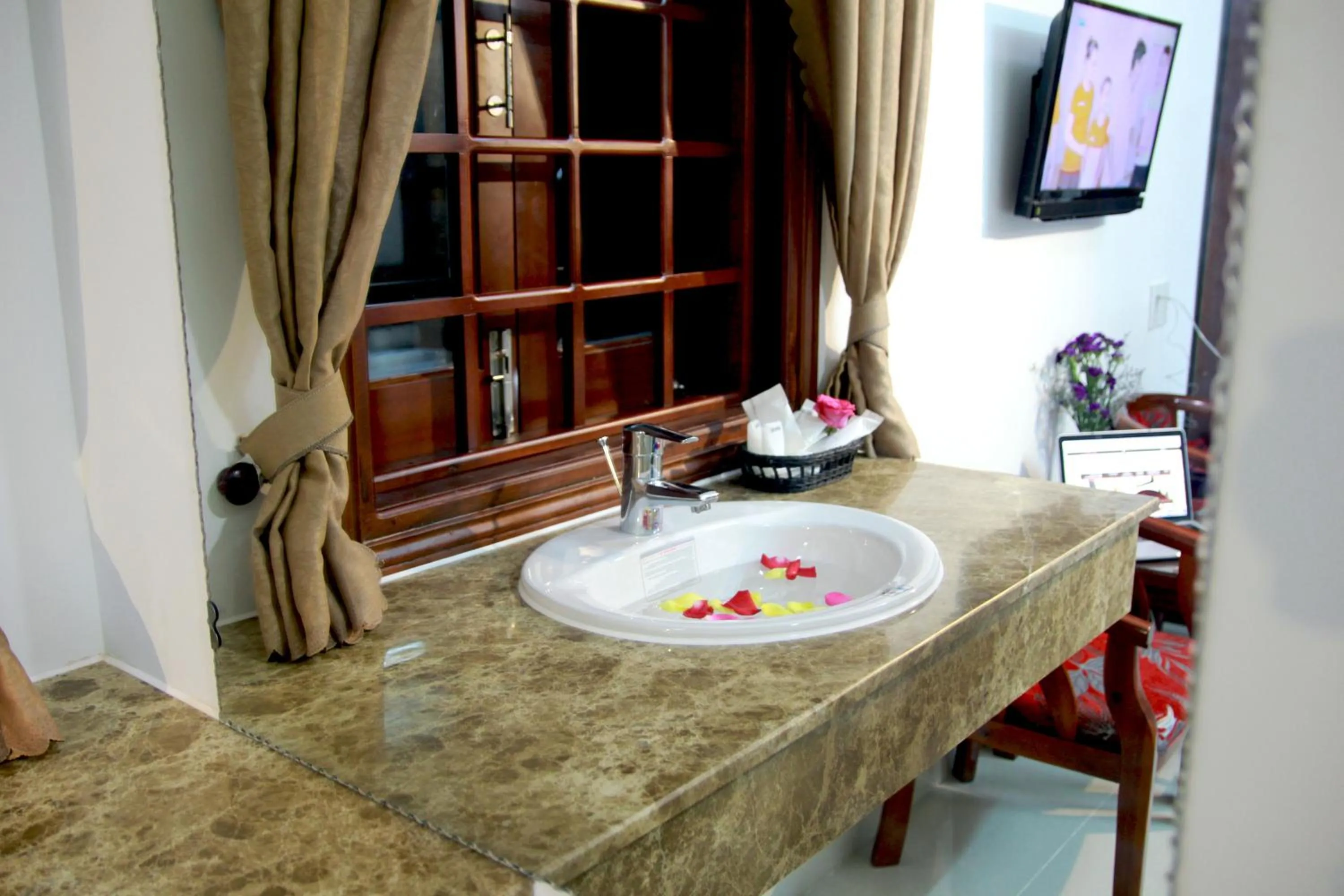 Bathroom in Hoi An Golden Horse Villa