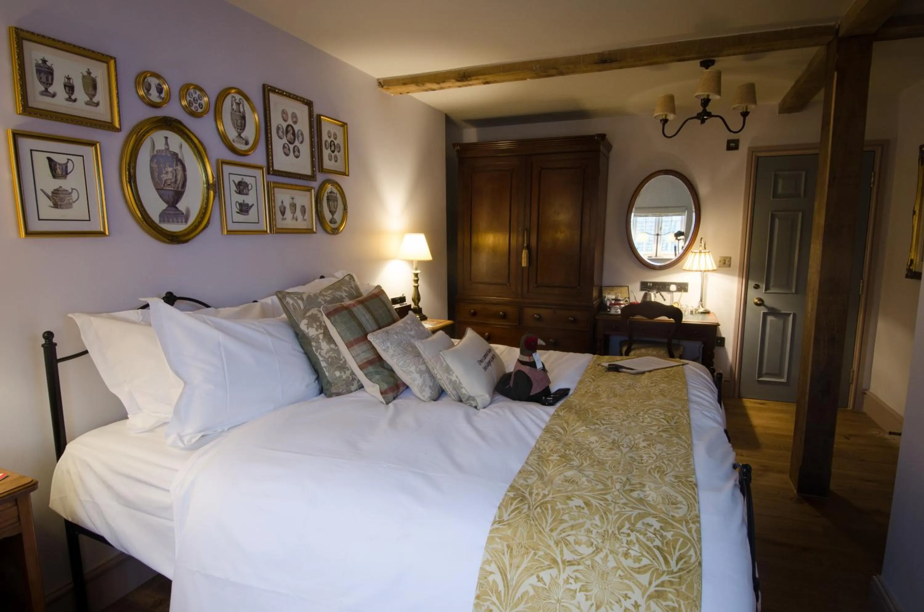 Bedroom, Bed in 1777. At The Albion