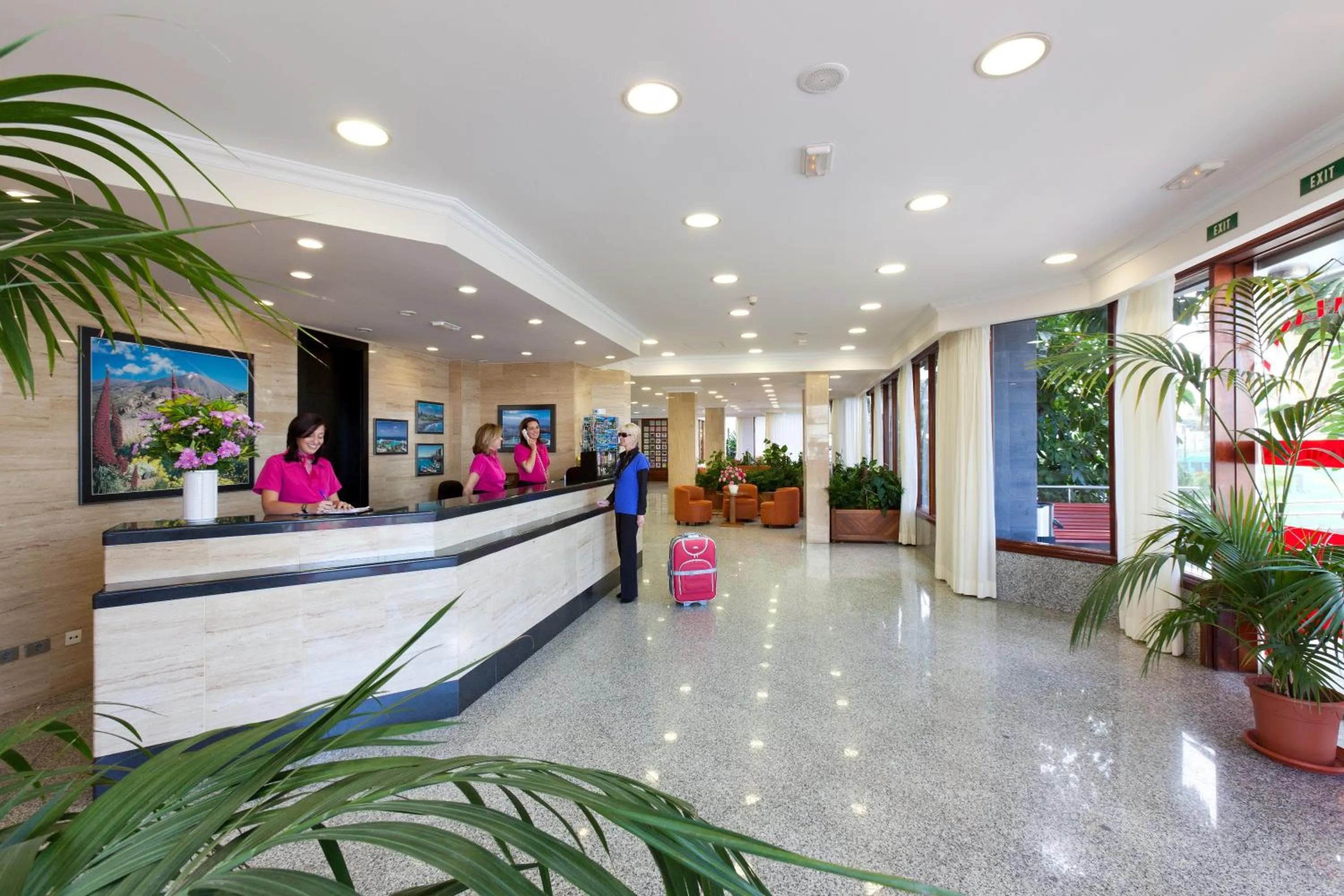 Lobby or reception in Apartamentos Casablanca