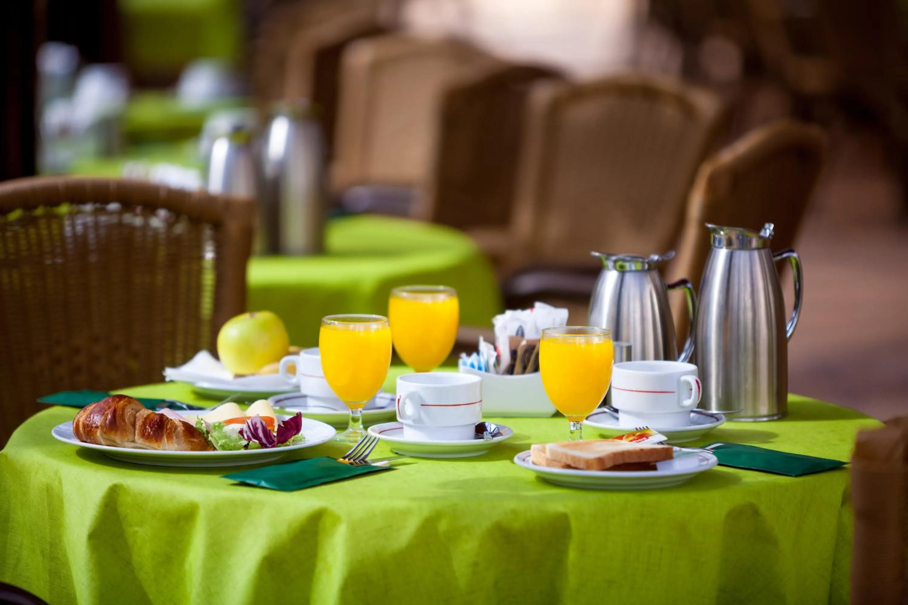 Food and drinks in Apartamentos Casablanca