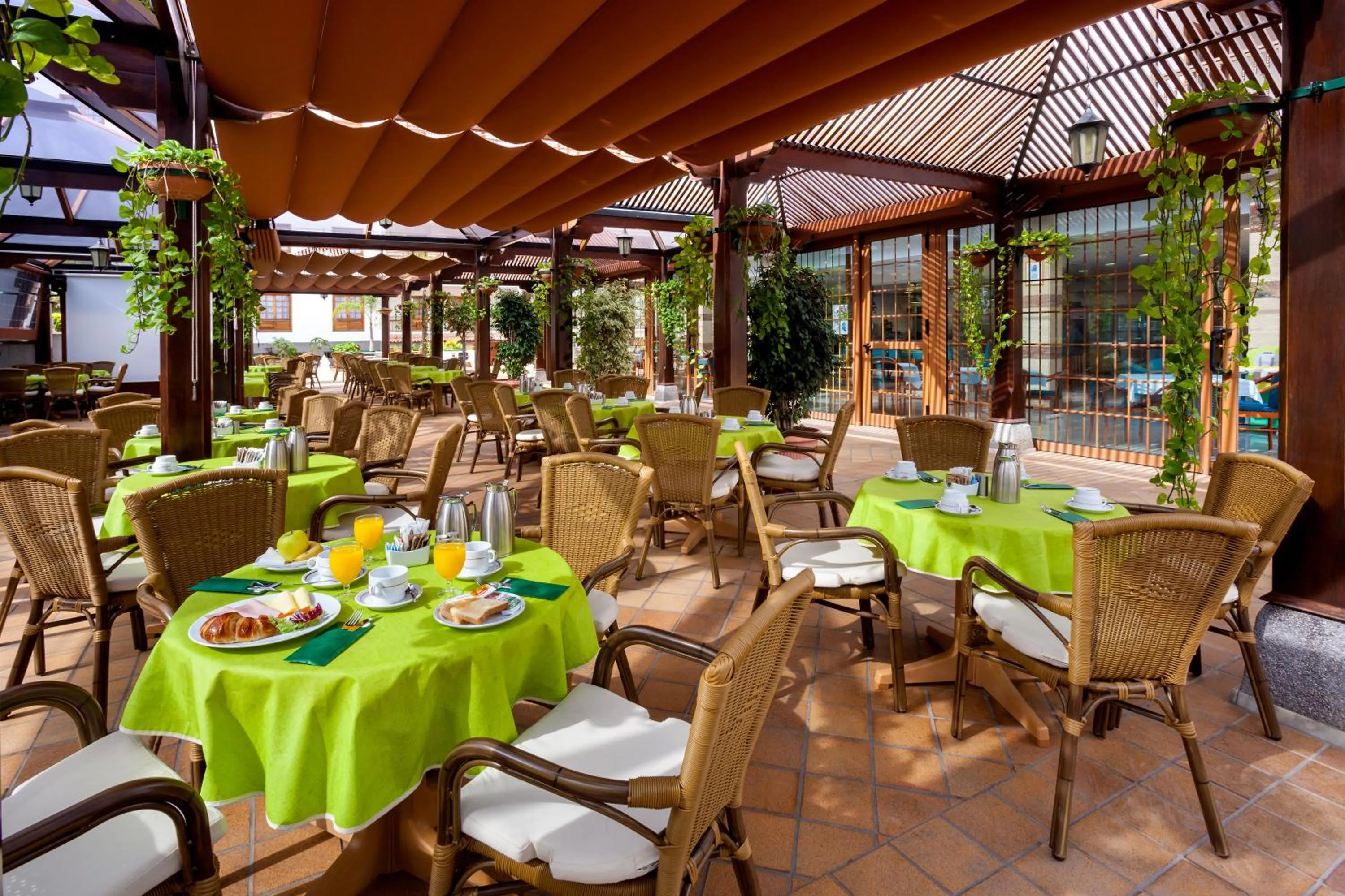 Lounge or bar in Apartamentos Casablanca