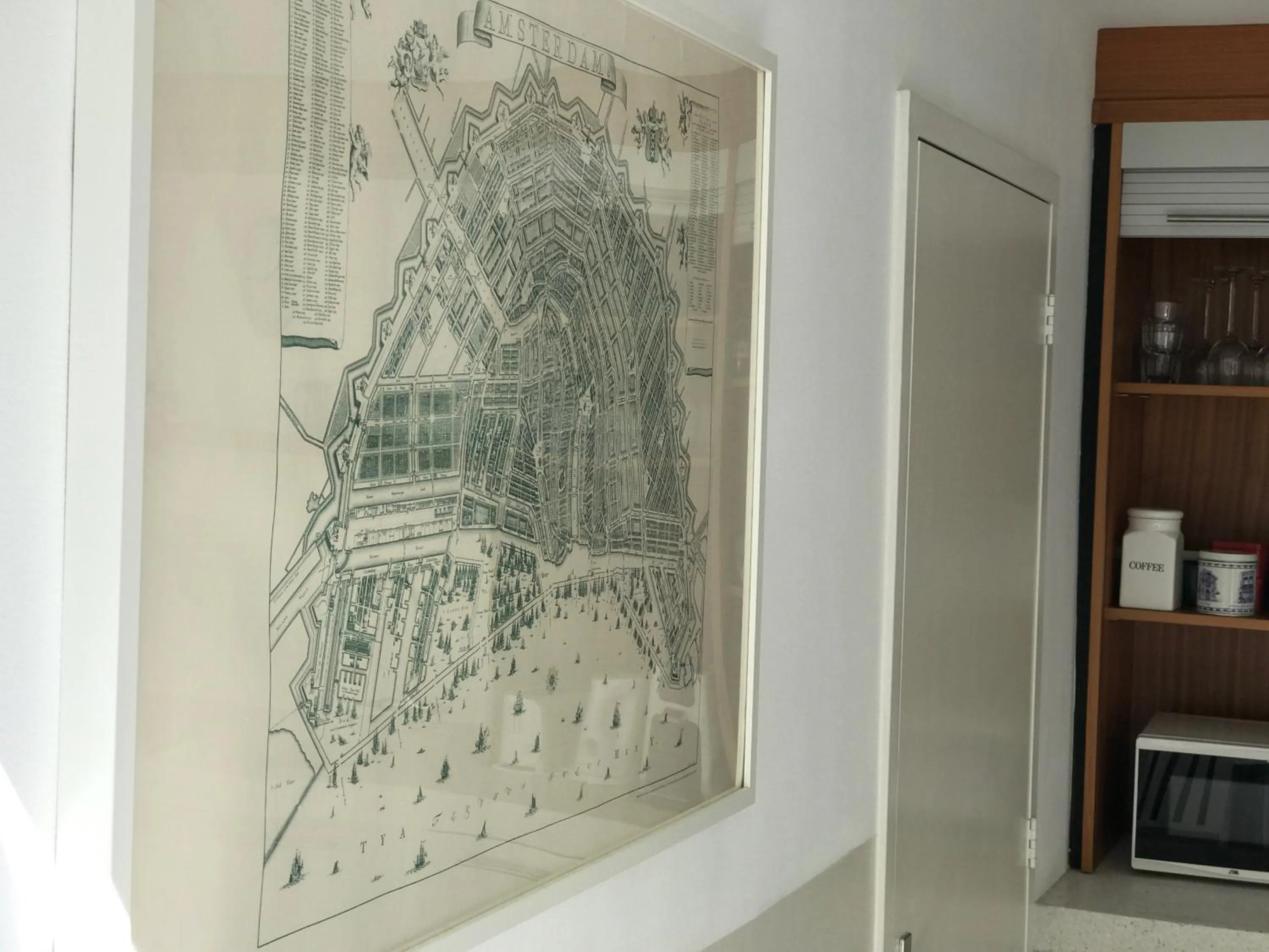 Decorative detail in Bed of Roses