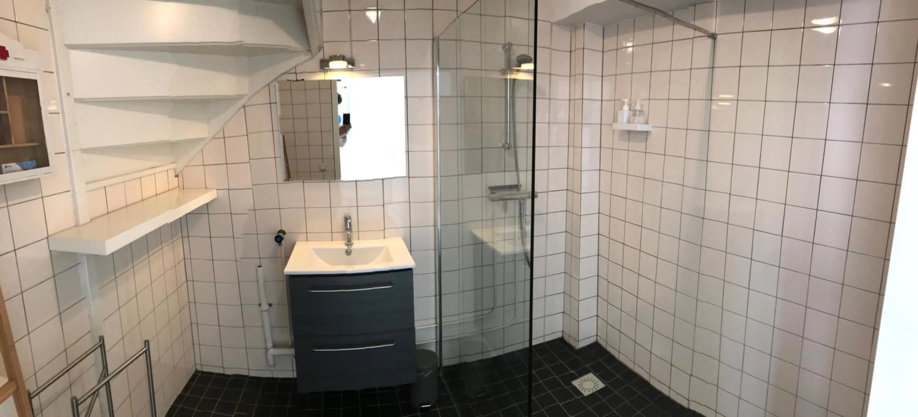 Bathroom in Bed of Roses