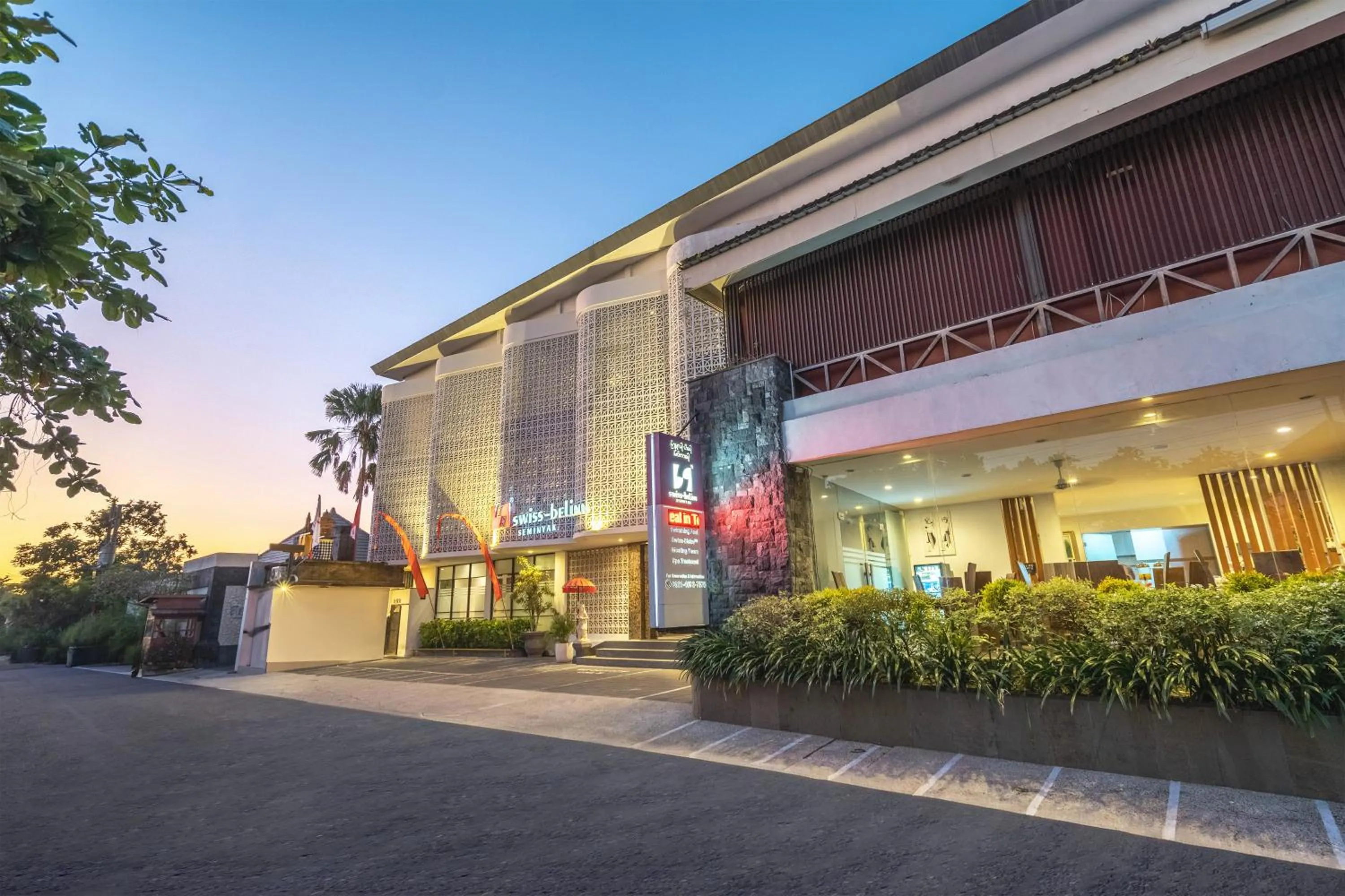Facade/entrance in Swiss-Belinn Seminyak