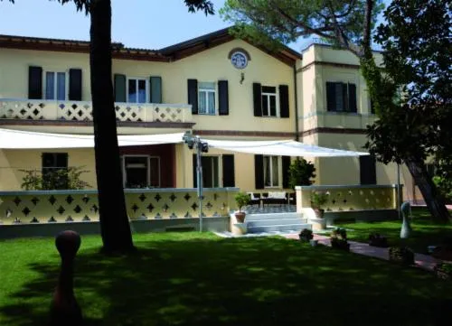 Facade/entrance in Hotel Byron