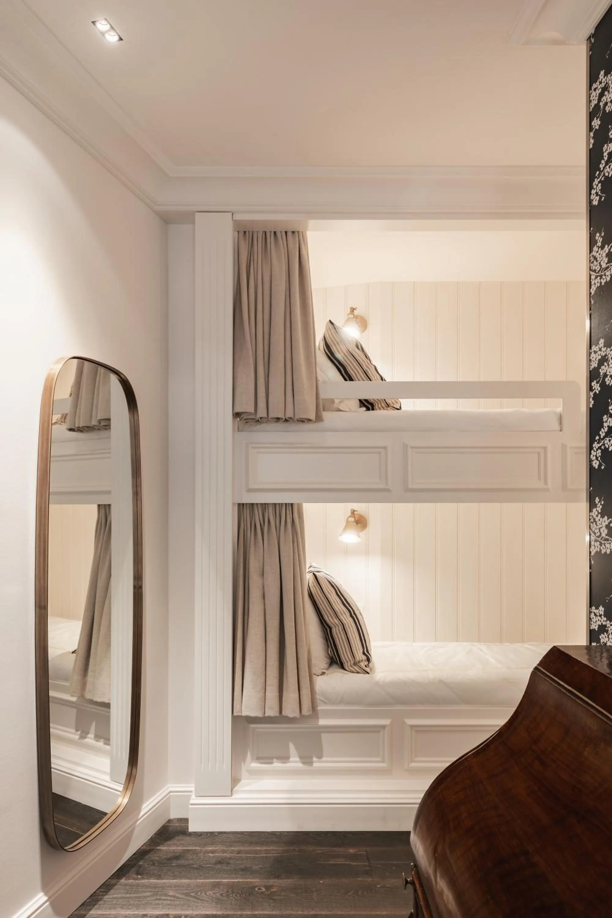 Bed in De Lindenhoeve Boutique Hotel