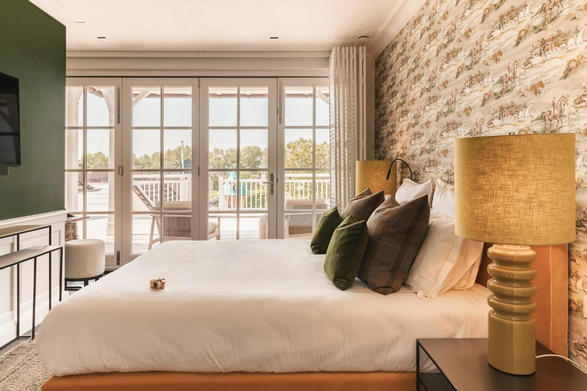 Bed in De Lindenhoeve Boutique Hotel