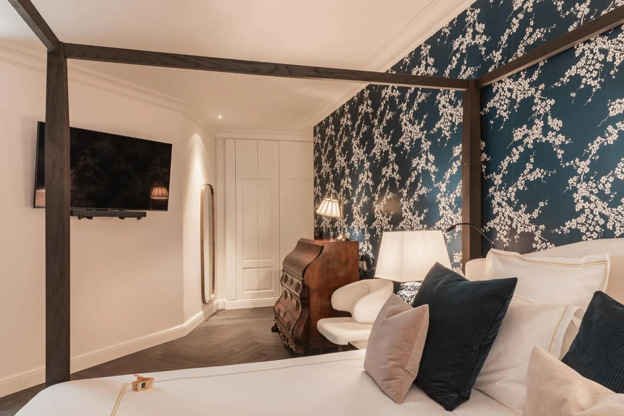 Bed in De Lindenhoeve Boutique Hotel