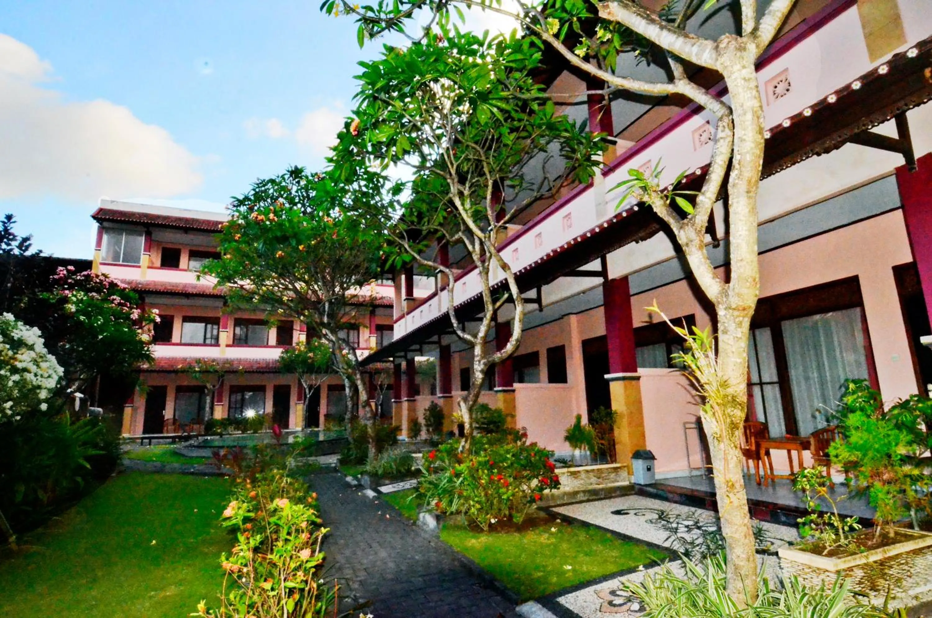 Property building in Pesona Beach Inn