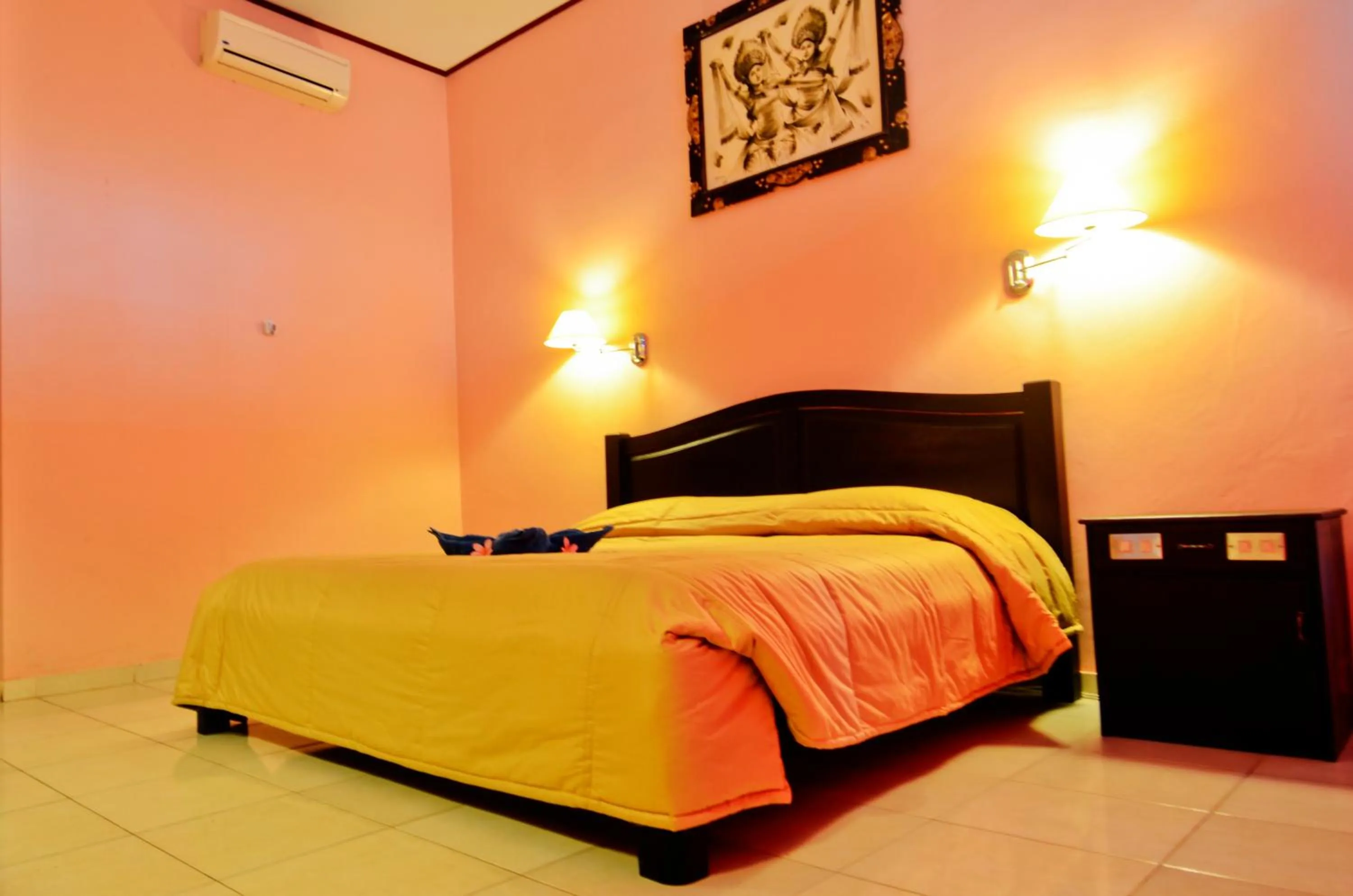 Bedroom, Bed in Pesona Beach Inn