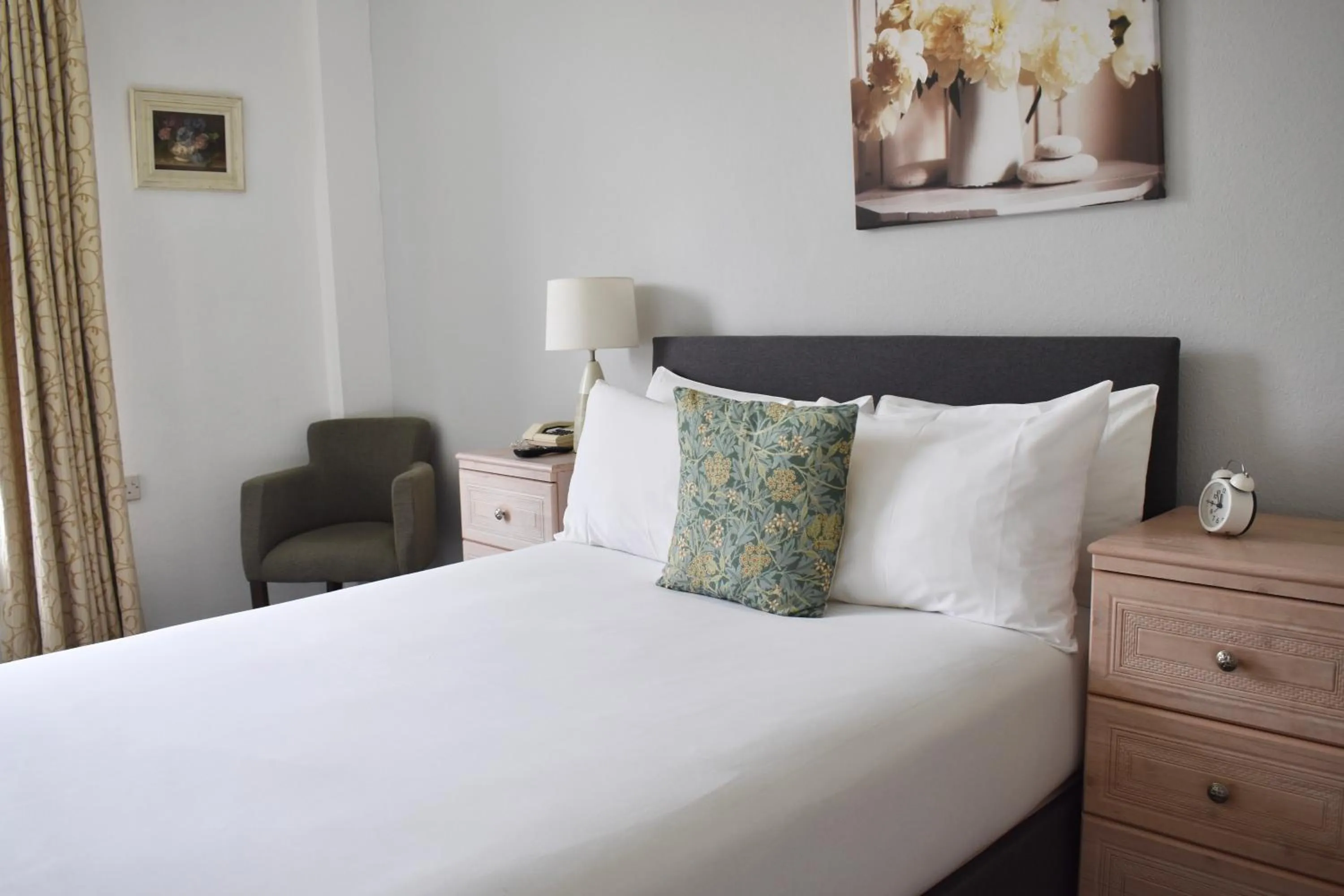 Bed in Hunters Moon Hotel