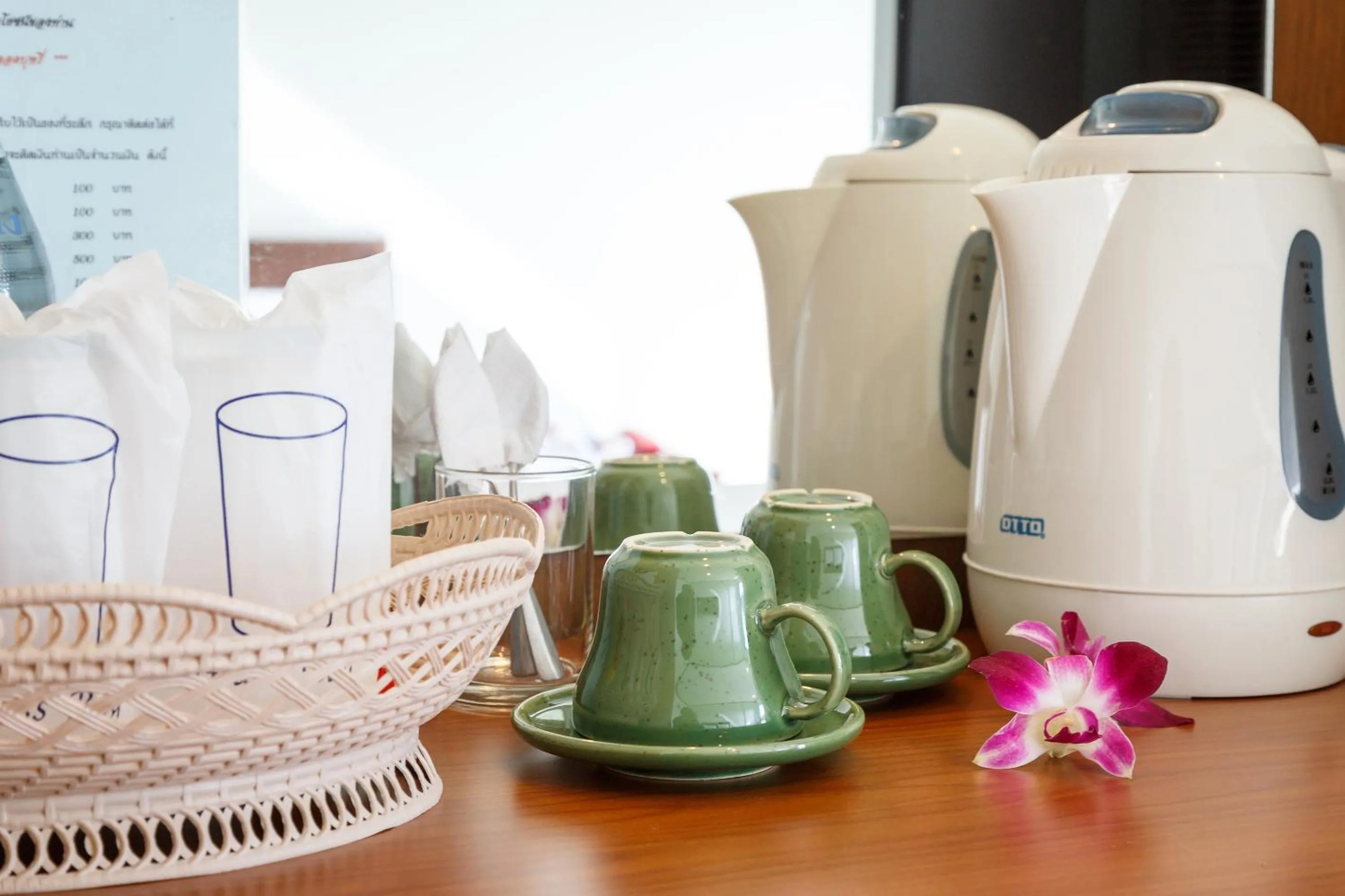 Food and drinks in KYP Khunyuw Place Hotel โรงแรมเควายพี ขุนยูวเพลส ฝาง