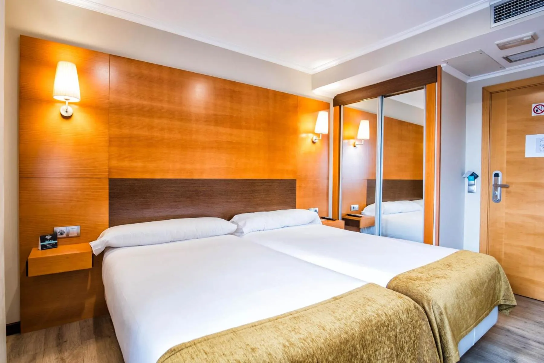 Bed in Hotel Alda Bonaval