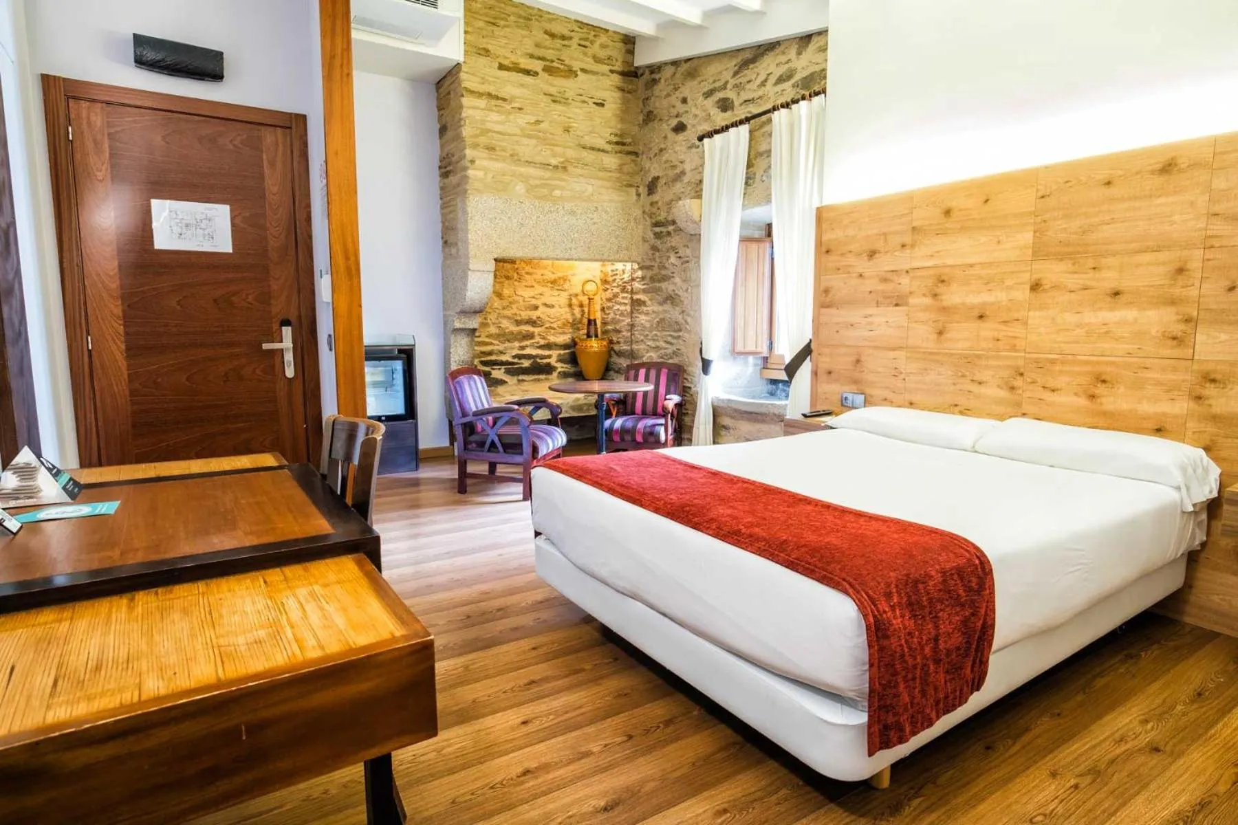 Bed in Hotel Alda Bonaval