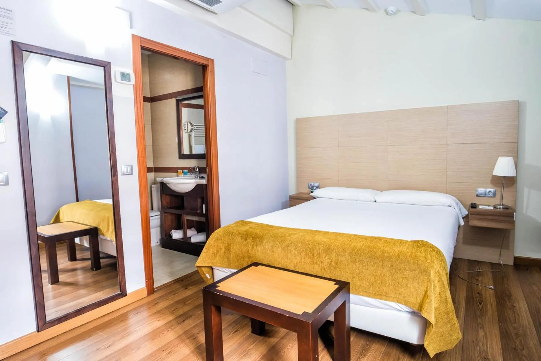 Bed in Hotel Alda Bonaval