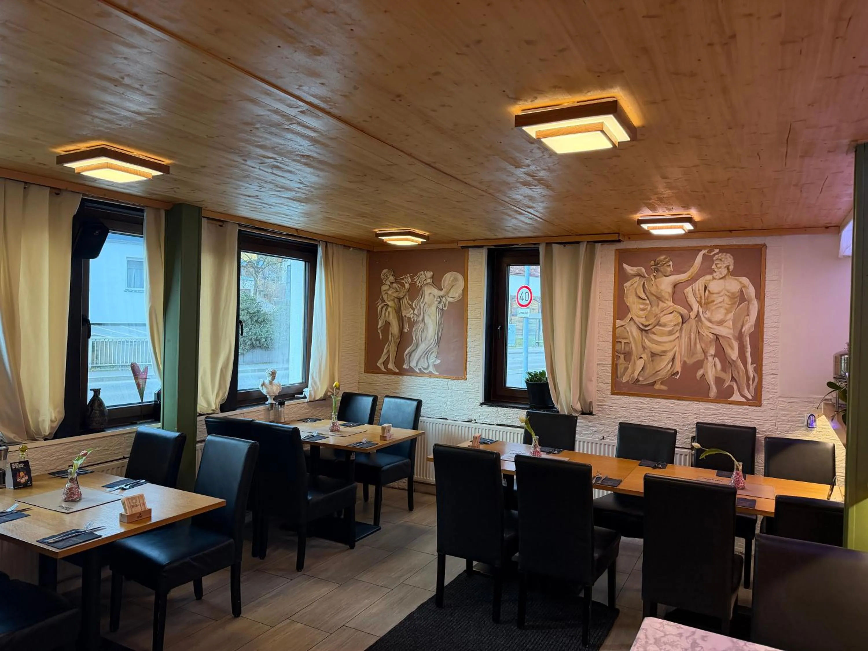 Restaurant/places to eat in Dionysos Traube