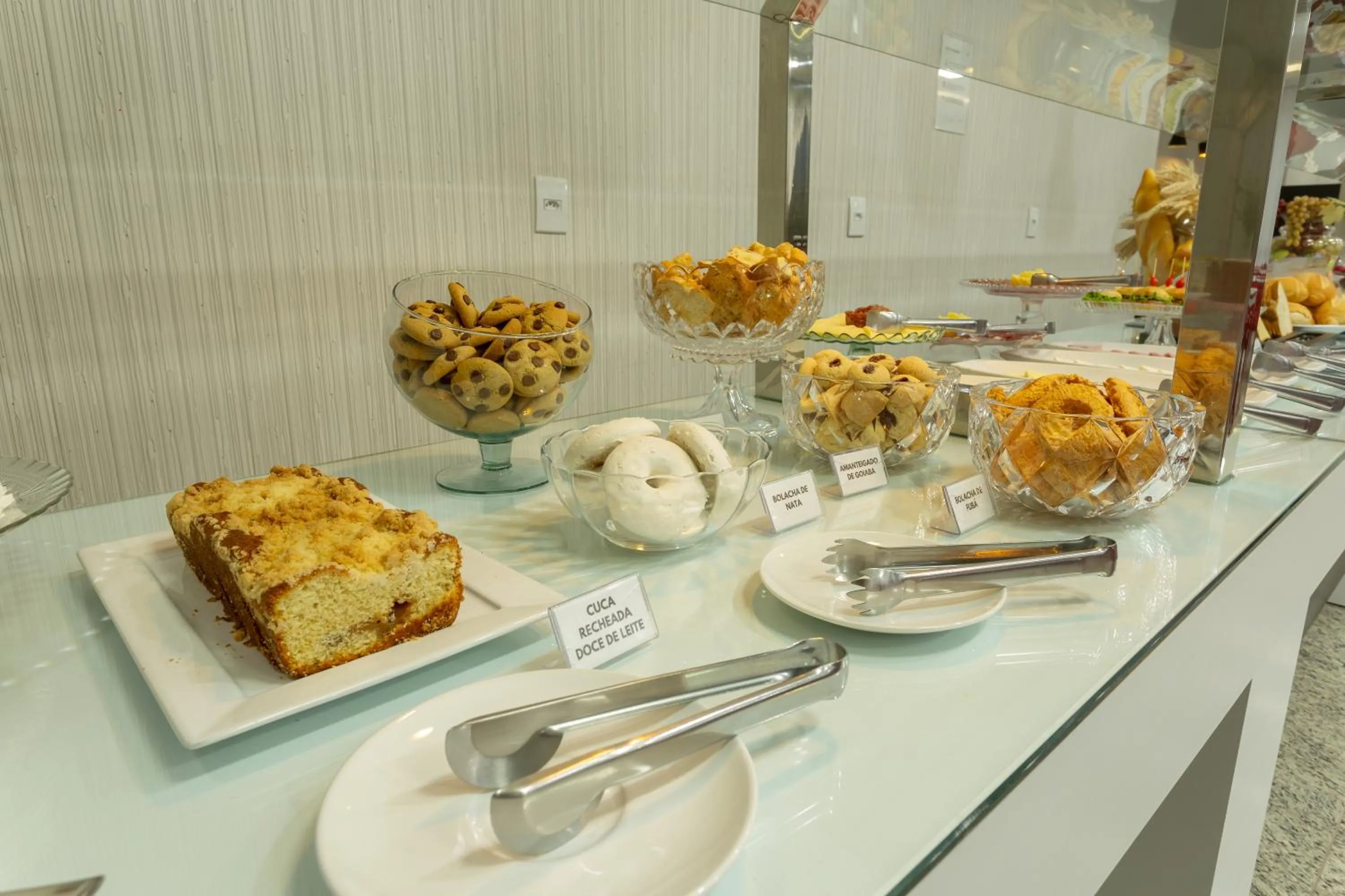 Breakfast in Hiber Hotel - Acesso a Chapecó