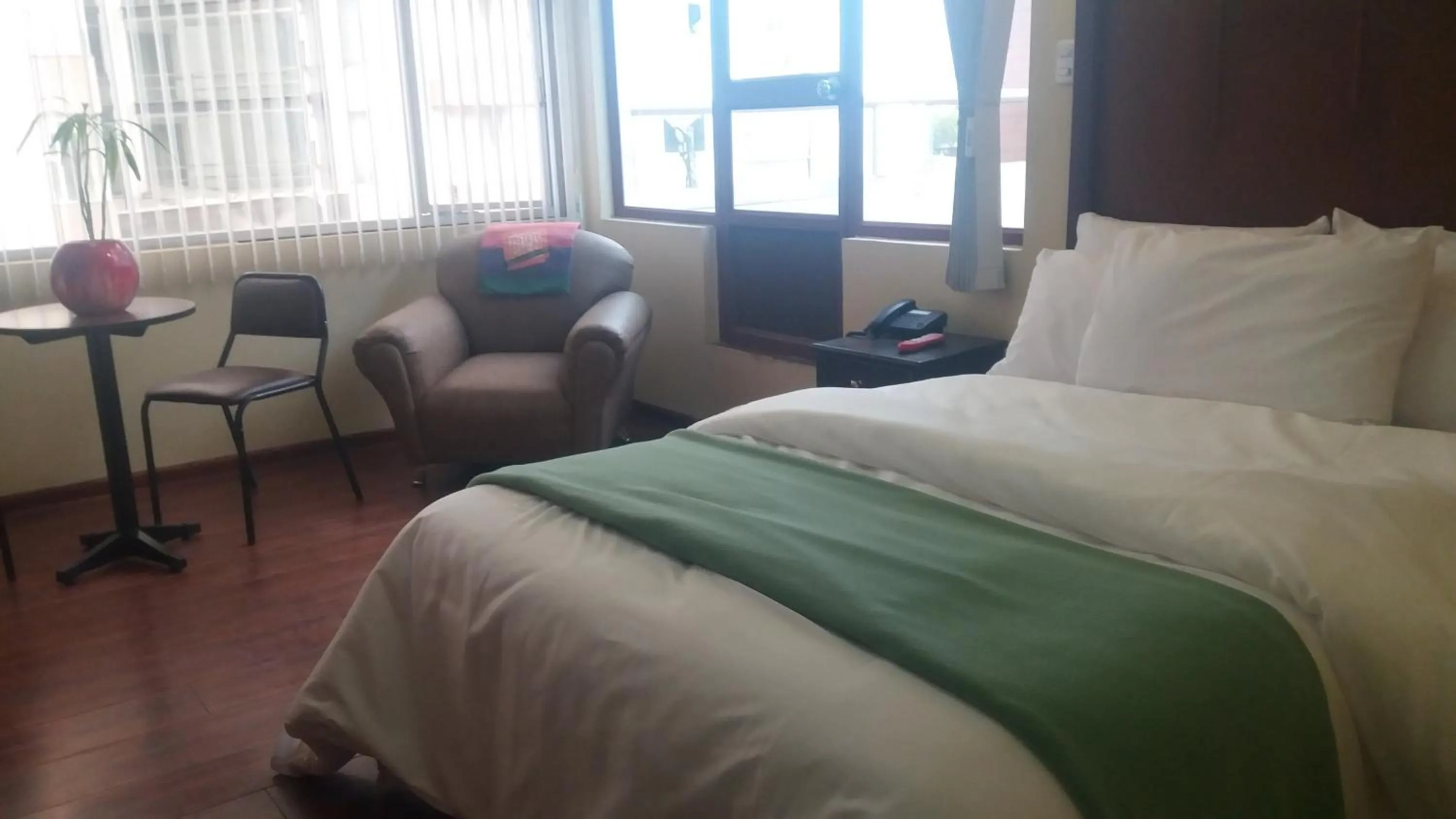 Photo of the whole room, Bed in Hotel Saint Thomas