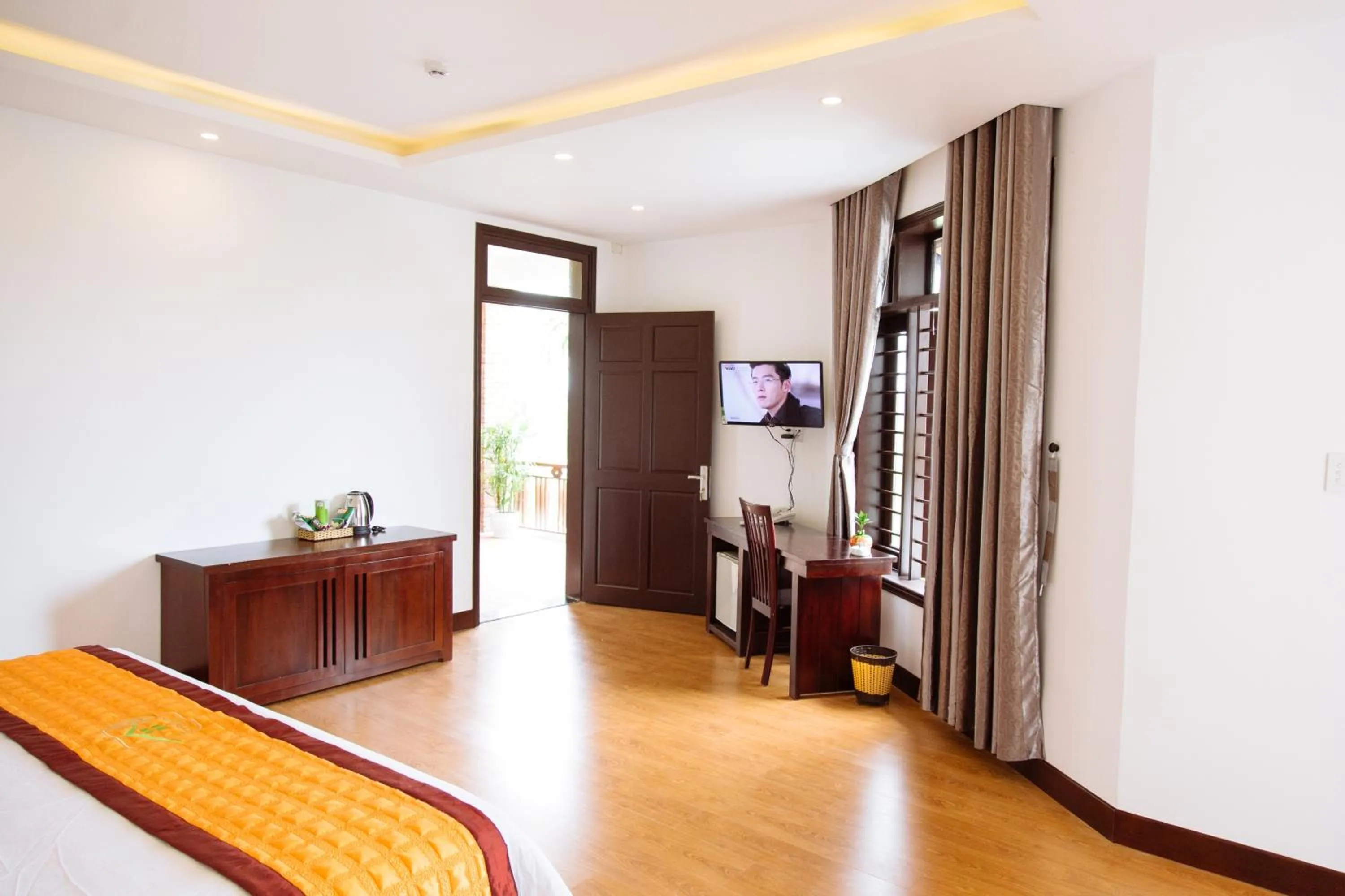 TV and multimedia, Bed in Hoi An Golden Rice Villa