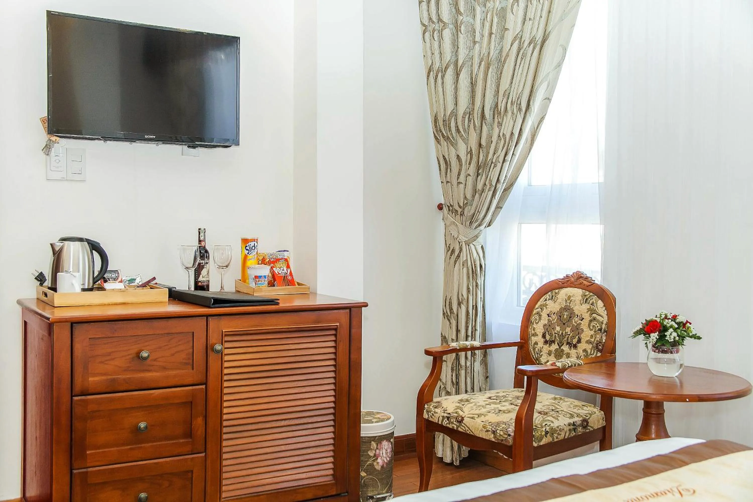 Decorative detail in Diamond Hotel