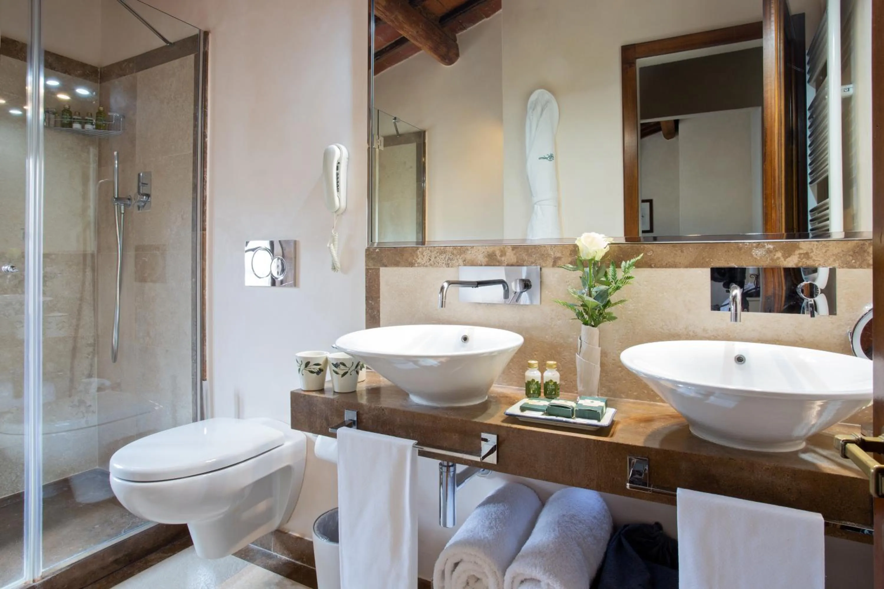 Bathroom in Castello di Spaltenna Exclusive Resort & Spa