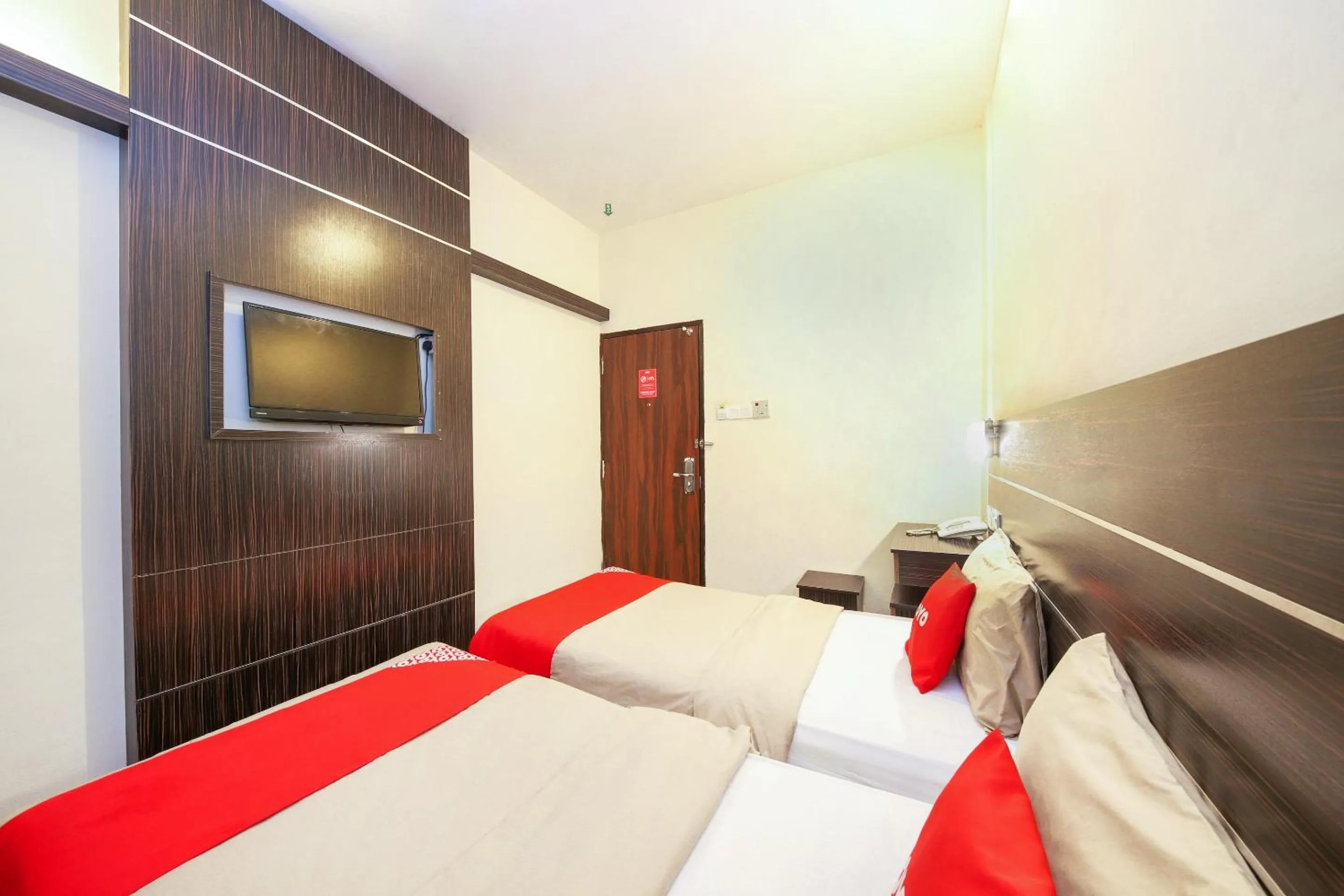 Bedroom in OYO 108 Golden Palace Hotel